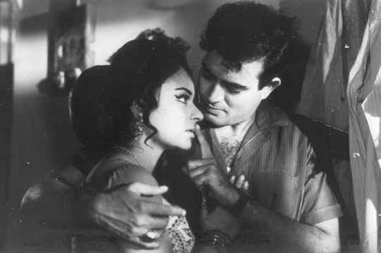 sanjeev kumar in dastak