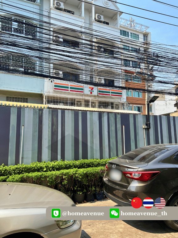 7-11 Next to the building