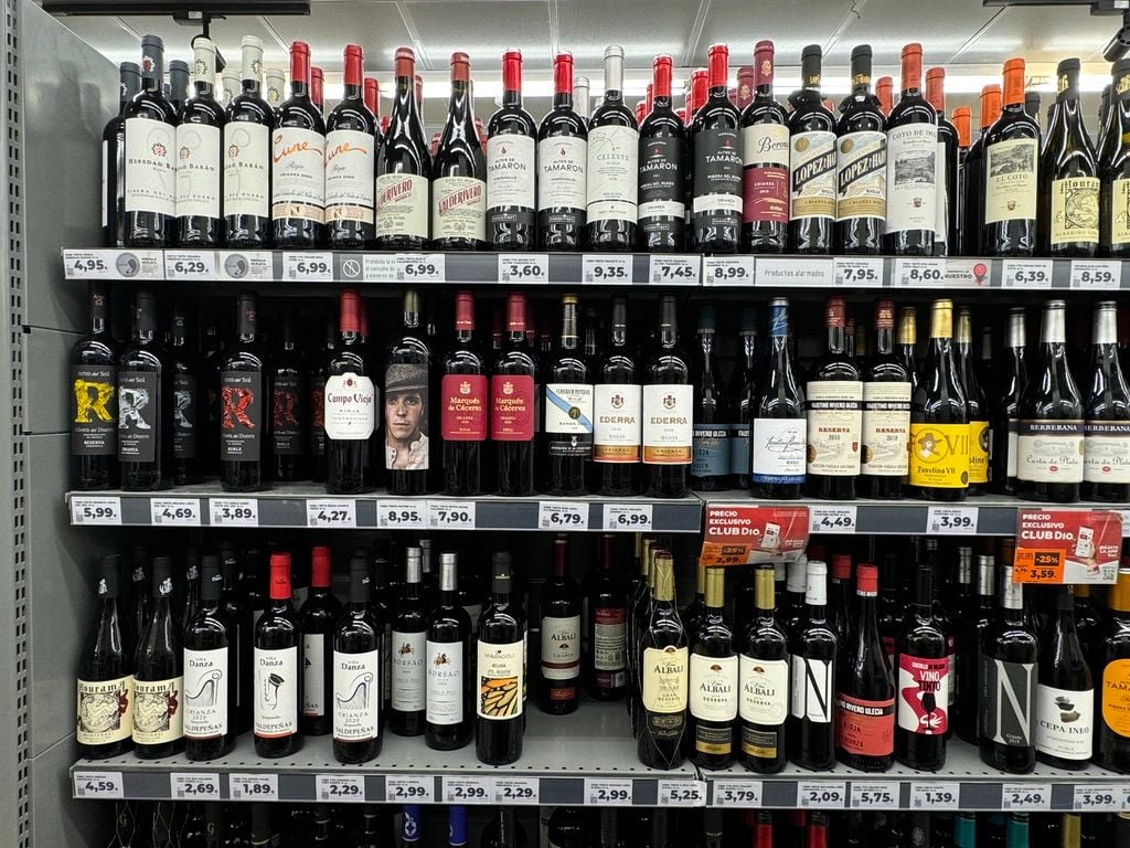 西班牙鄉下城市，紅酒很便宜