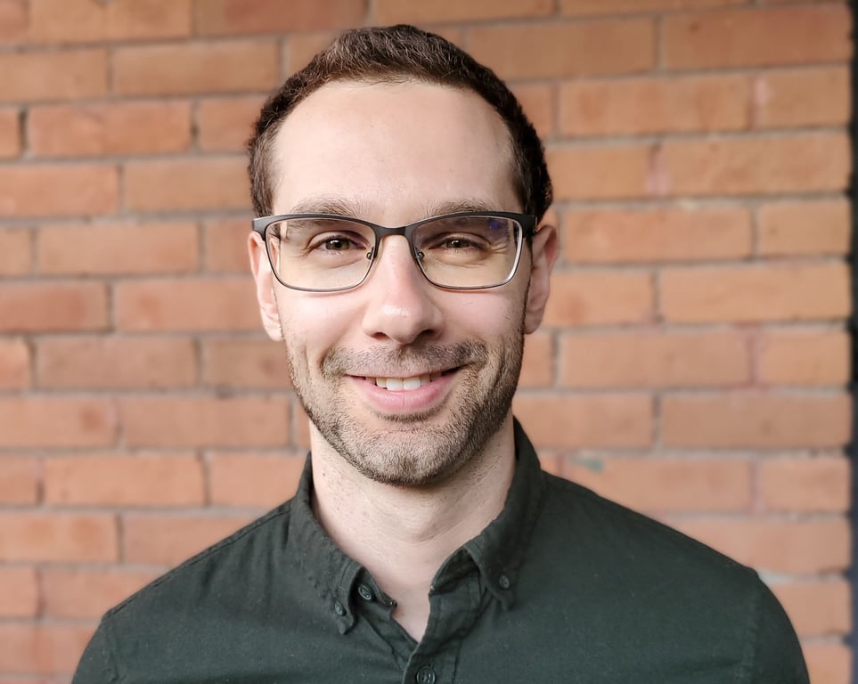 Aaron Photo - Cropped (LinkedIn).jpg