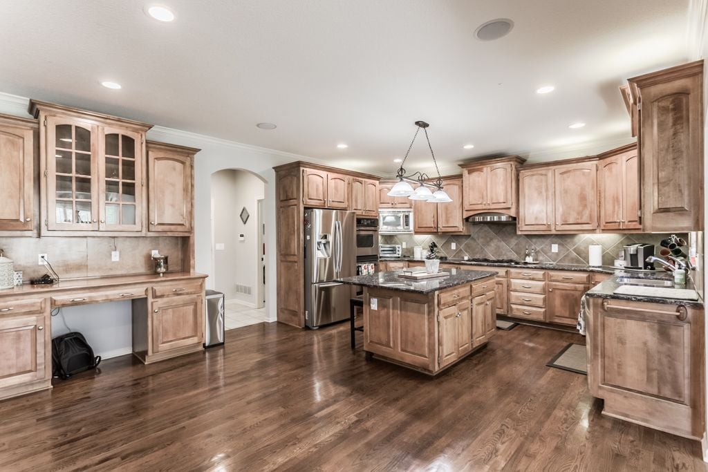 9711-003-Kitchen.jpg