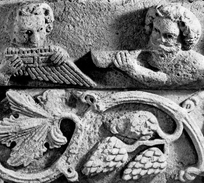 Decorations in Hatra