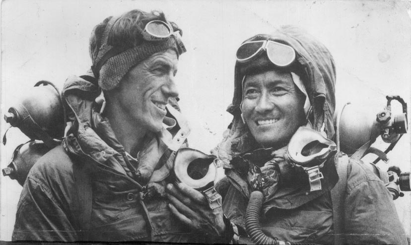 Edmund Hillary a šerpa Tenzing na cestě za svou ultimátní svobodou. Zdroj: Wikipedie. 