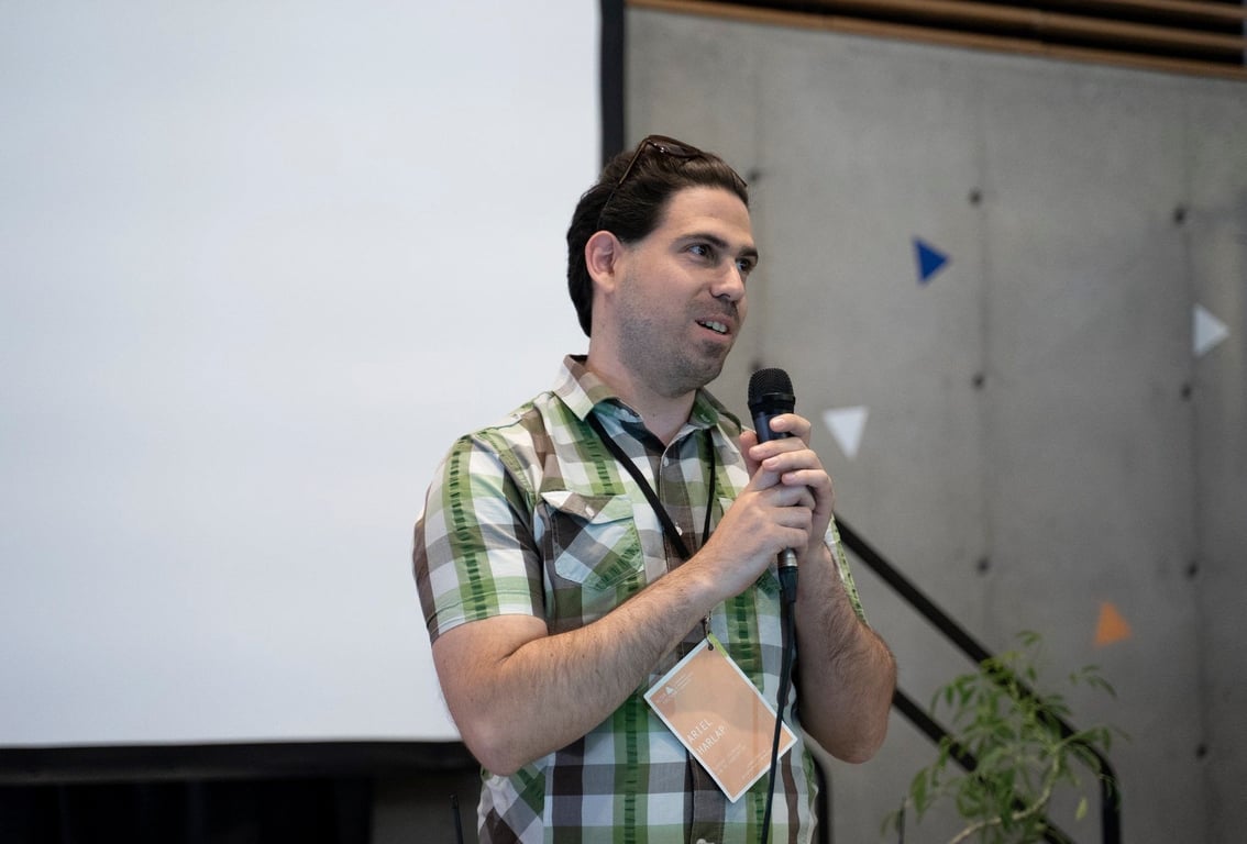 Co-organizing Altercultura make-a-thon