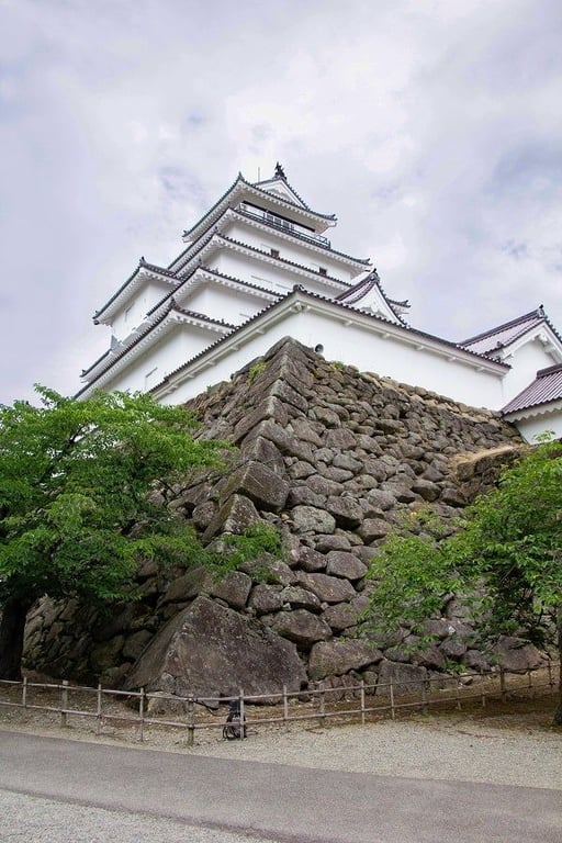 kassy1946：久し振りの鶴ヶ城　その２　表門（鉄門・くろがねもん）から本丸跡へ