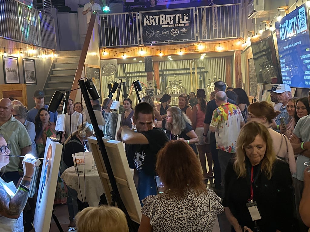 Crowd at Art Battle