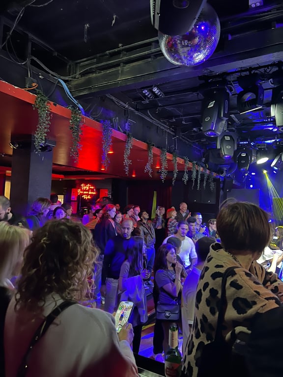 Crowd at Art Battle