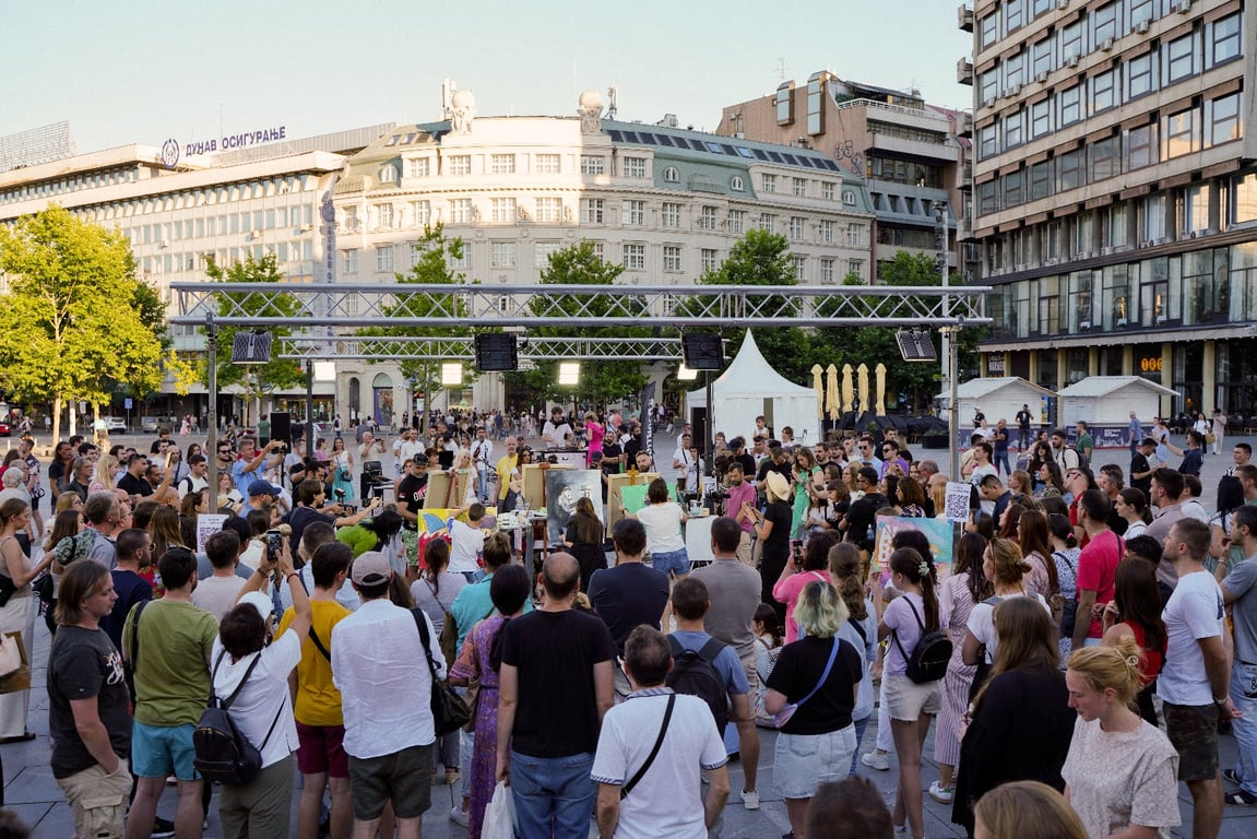 Crowd at Art Battle