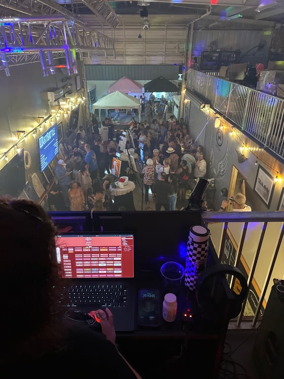 Crowd at Art Battle