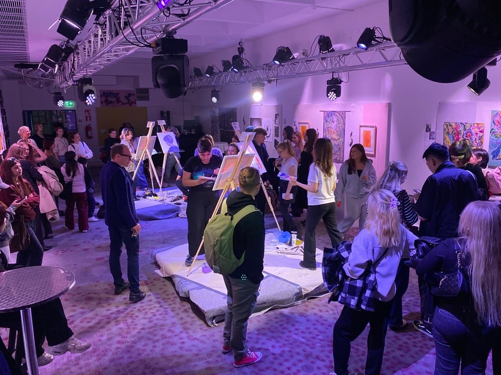 Crowd at Art Battle