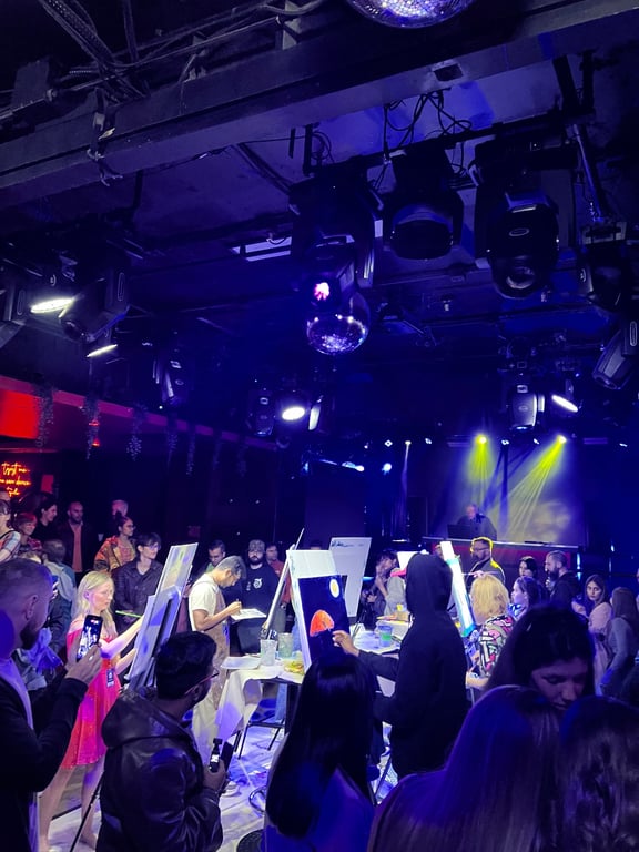 Crowd at Art Battle