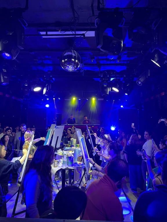 Crowd at Art Battle