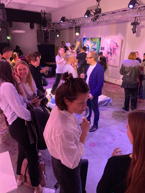 Crowd at Art Battle