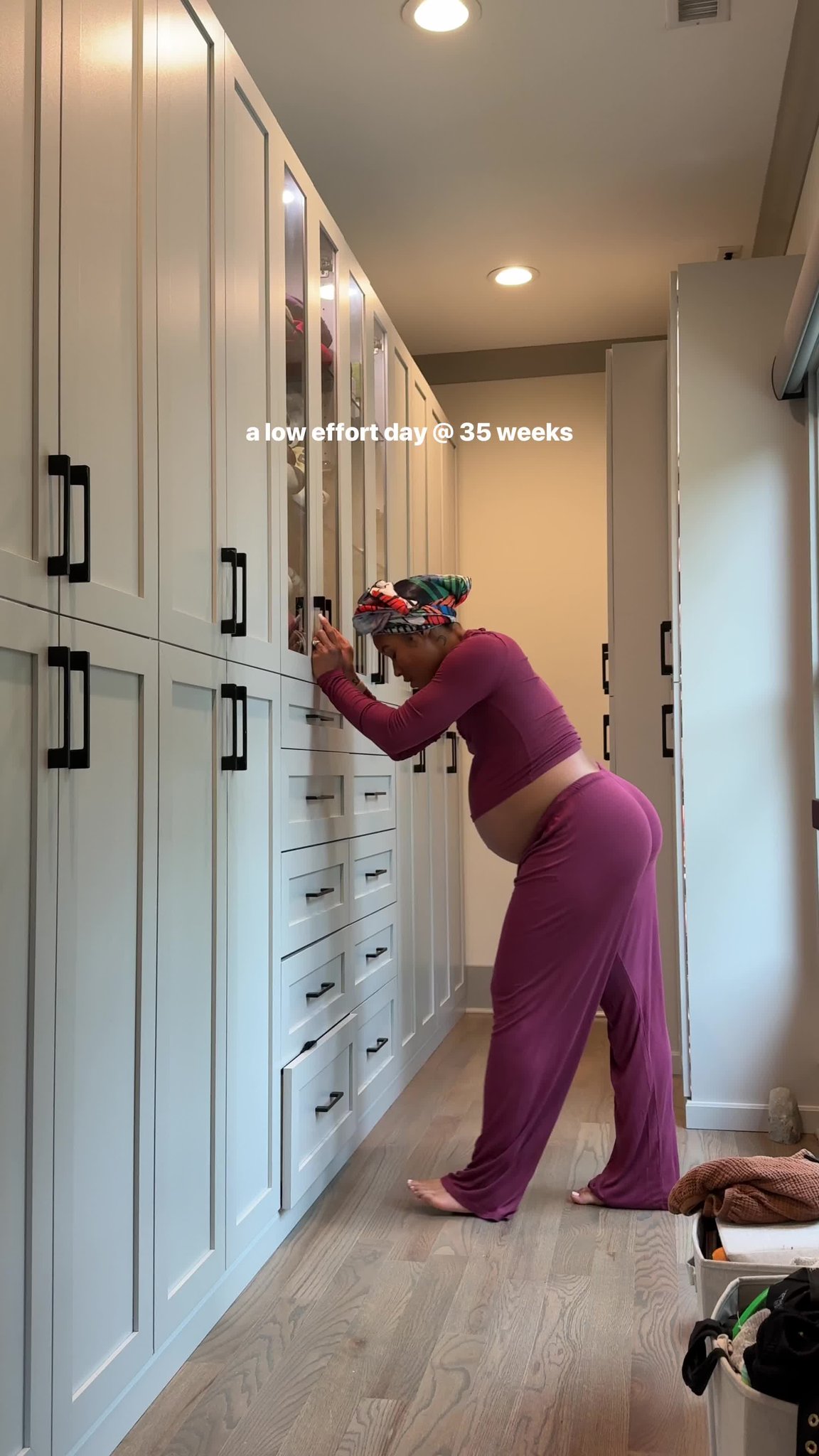 low effort days lately = appointments, walks, treadmill, & easy snacks 🤍 i don’t really keep junk food around, especially during pregnancy. i usually keep berries, nuts, and quick protein options on hand so i can just grab something and go. @Chomps has honestly been one of my easiest protein snacks because they actually taste good & are an easy way to get in extra protein during the day. #ChompsPartner #prenatal