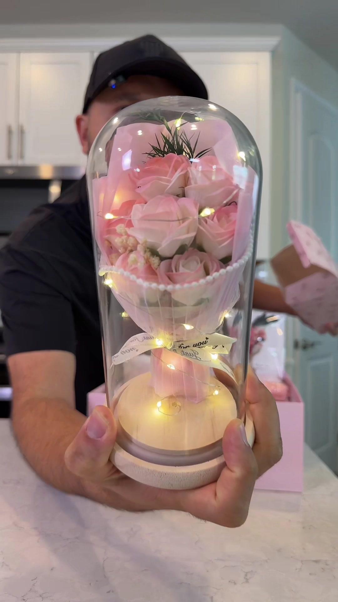 This Mother’s Day Gift 🎁 Box Set has 10 beautiful gifts for each day for her to discover #mothersdaygift #giftforher #mothersday #tiktokshopcreatorpicks #giftbox