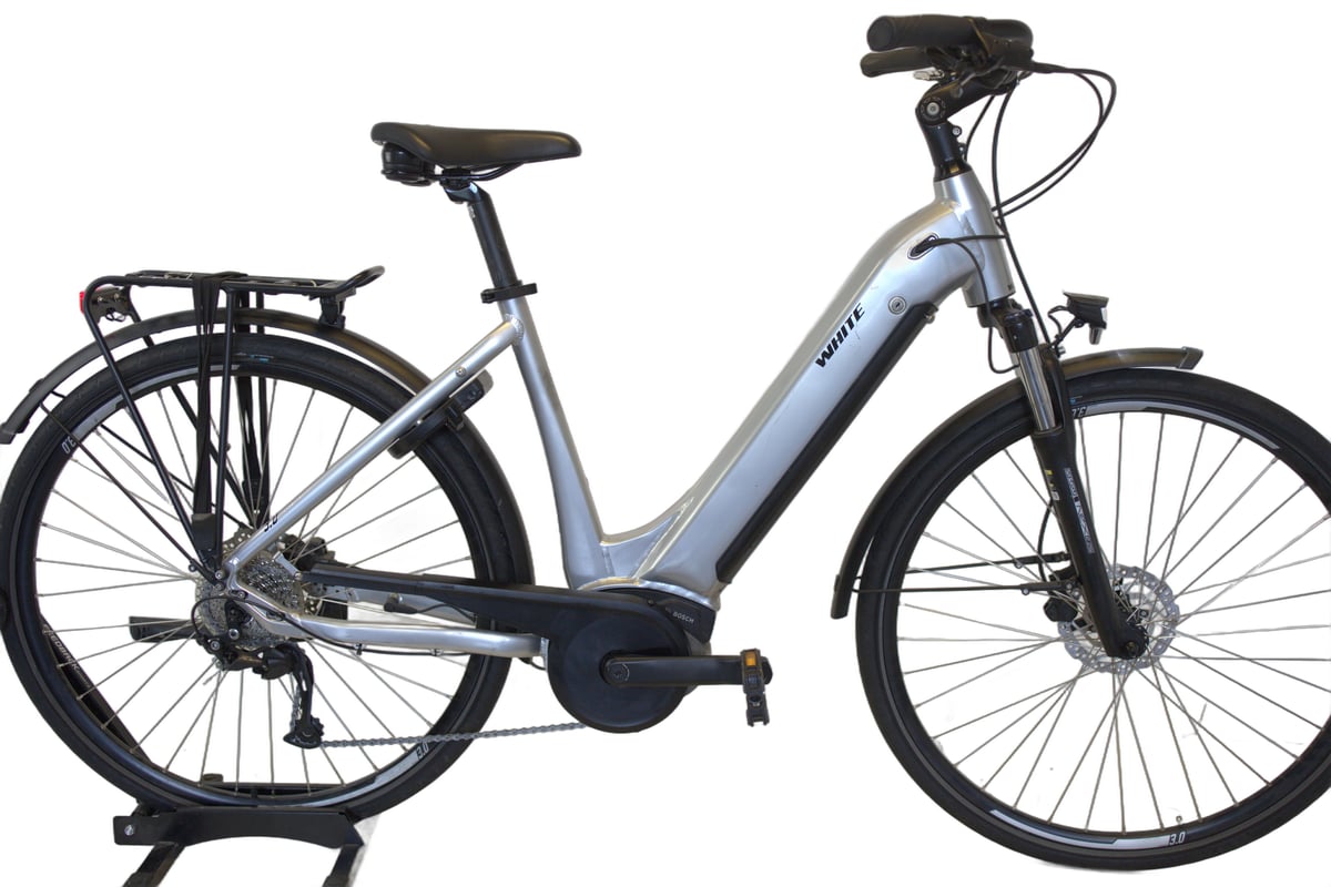 White E-Trekking 3.0 Bosch A+ 500 23