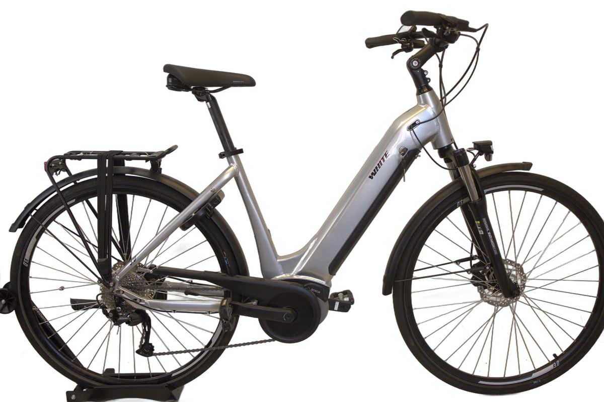 White E-Trekking 3.0 Bosch A+ 500 23