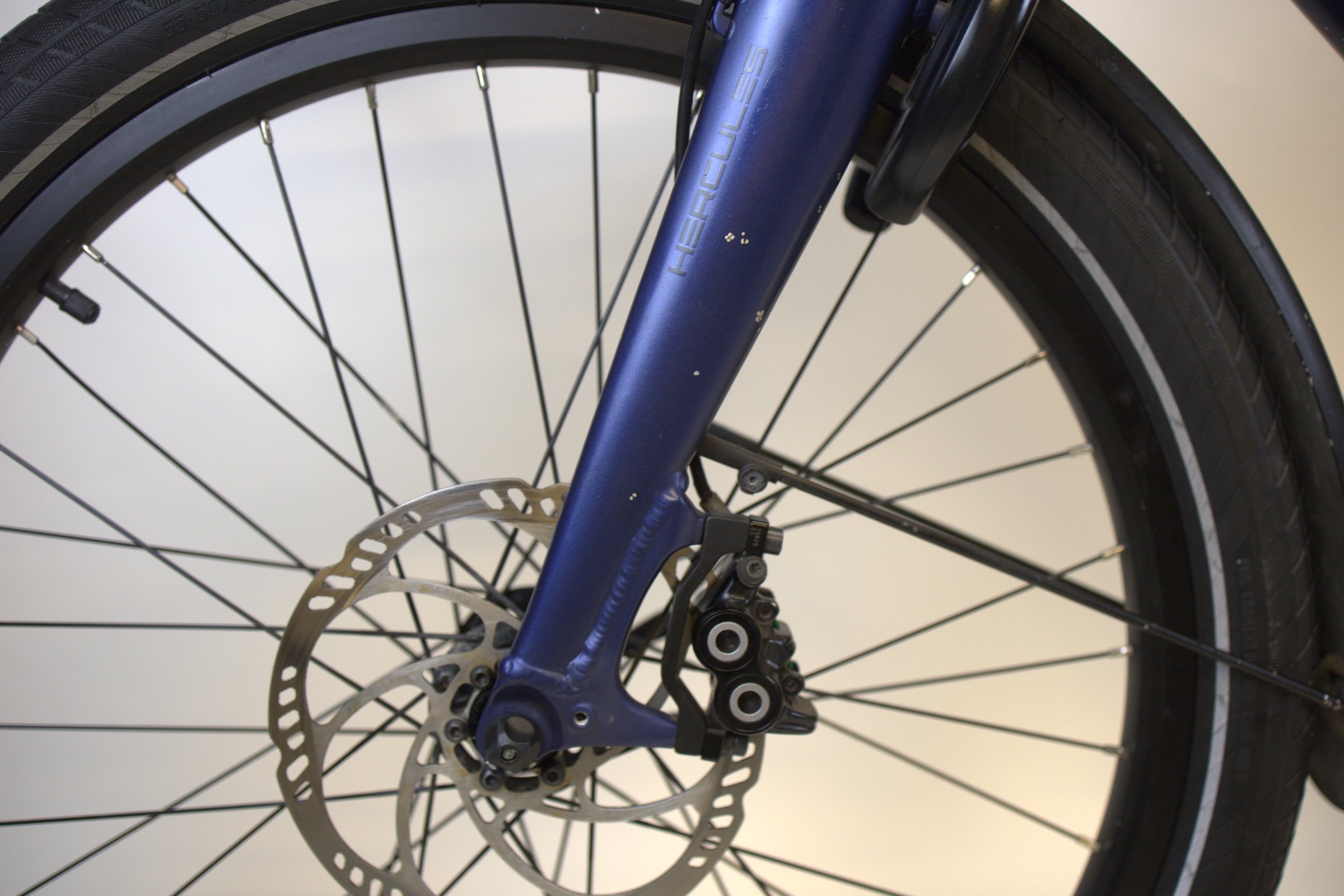 HERCULES ROB FAMILY (2939 km) med barnesete, vinterdekk, kurv og fothviler