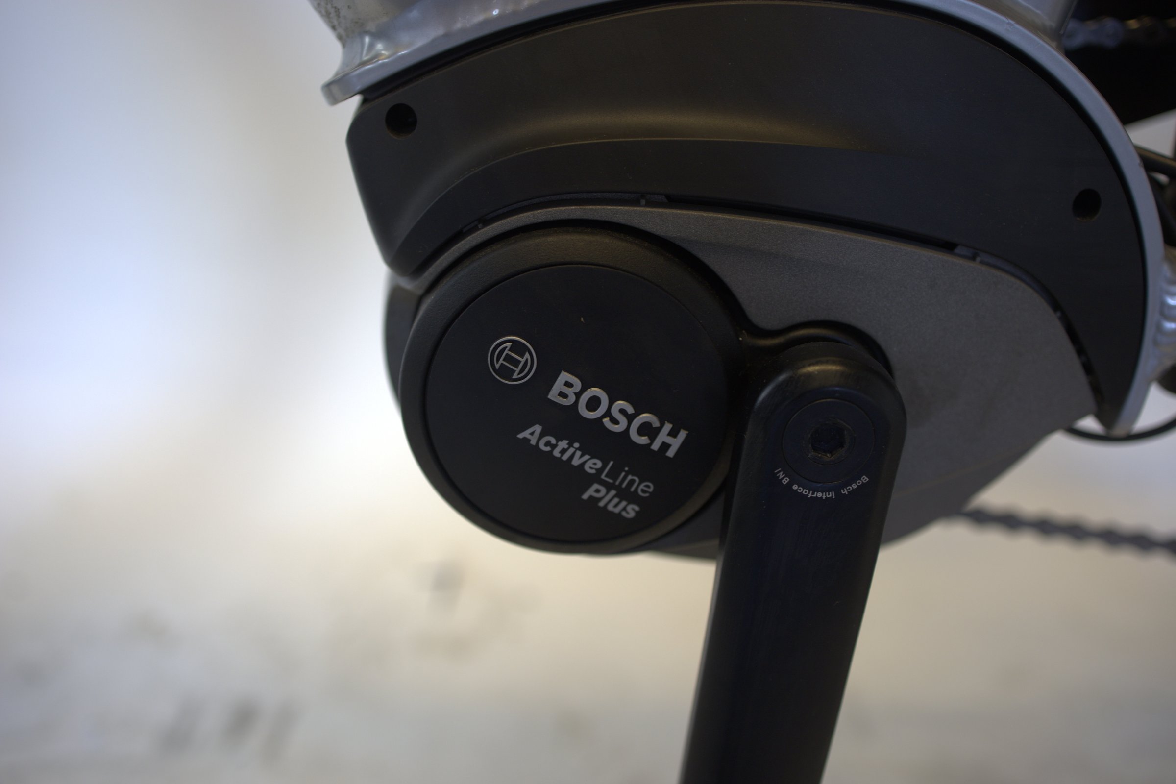 White E-Trekking 3.0 Bosch A+ 500 23