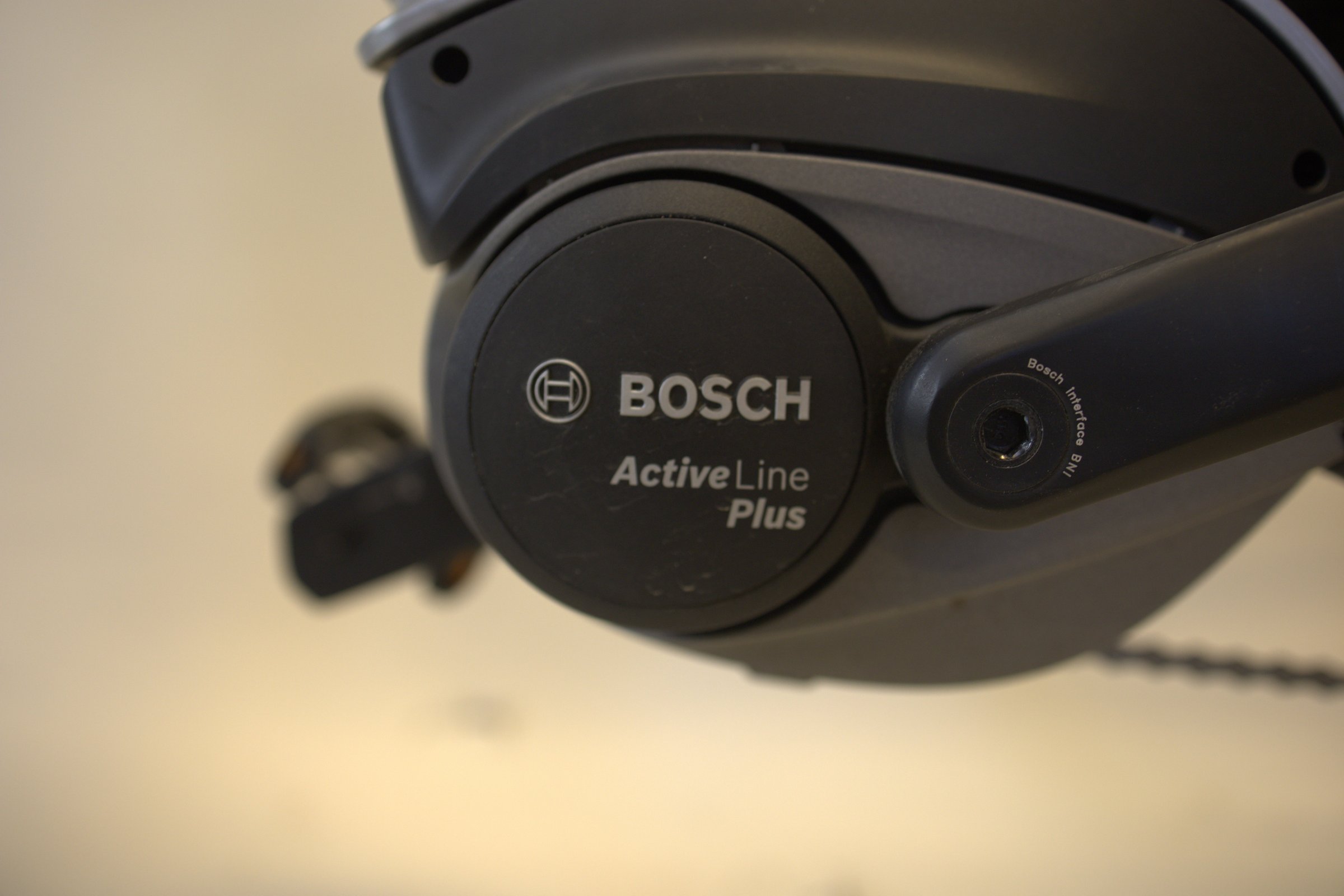 White E-Trekking 3.0 Bosch A+ 500 23