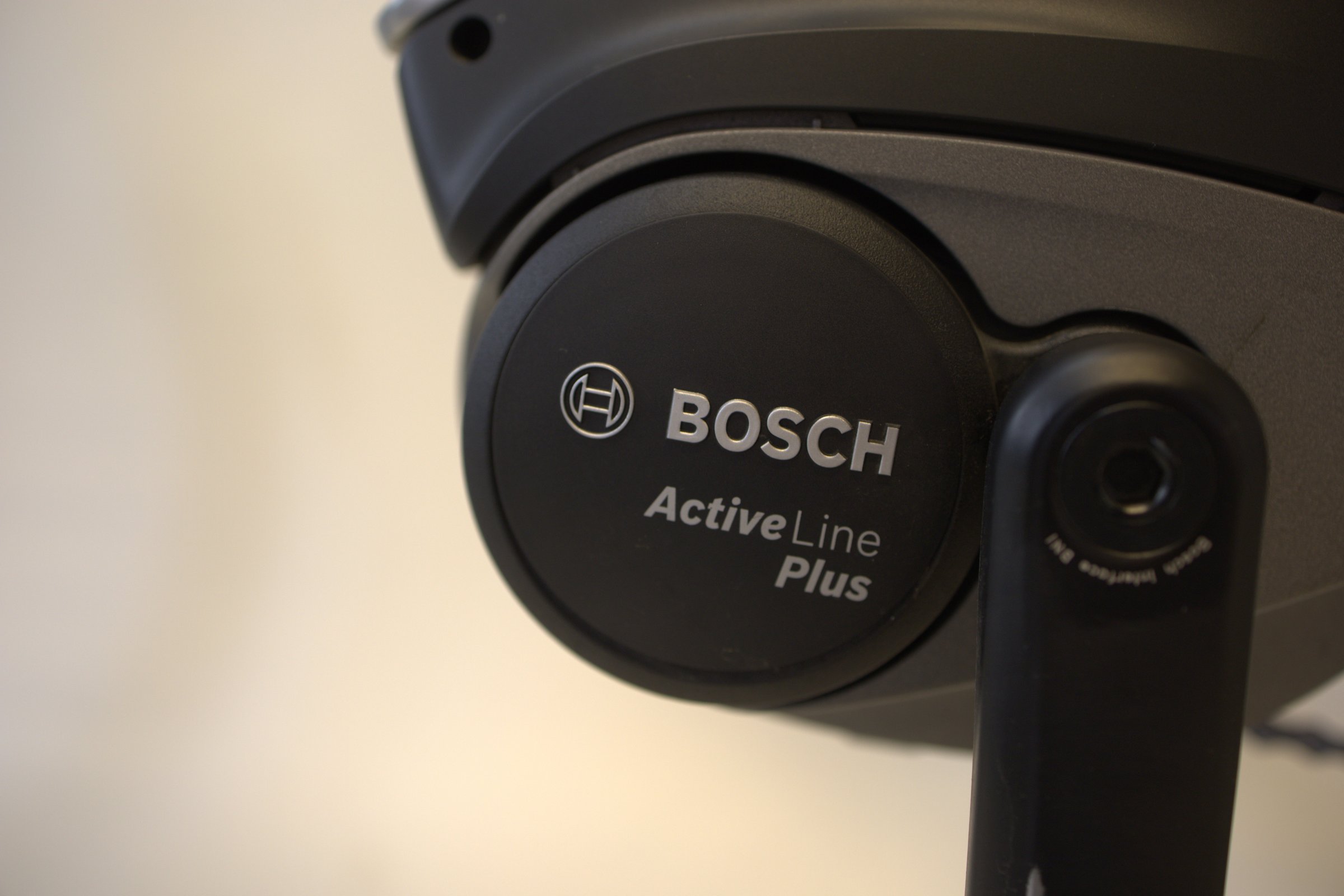 White E-Trekking 3.0 Bosch A+ 500 23