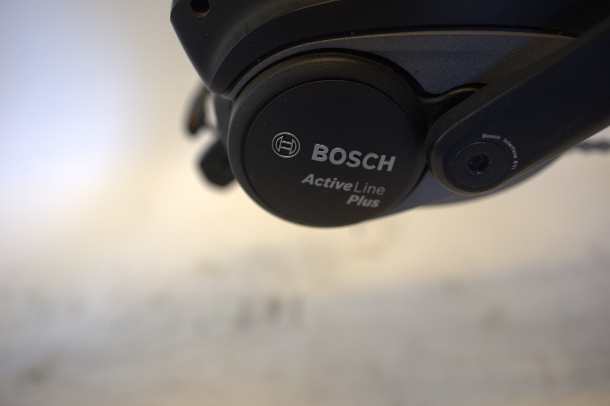White E-Trekking 3.0 Bosch A+ 500 23