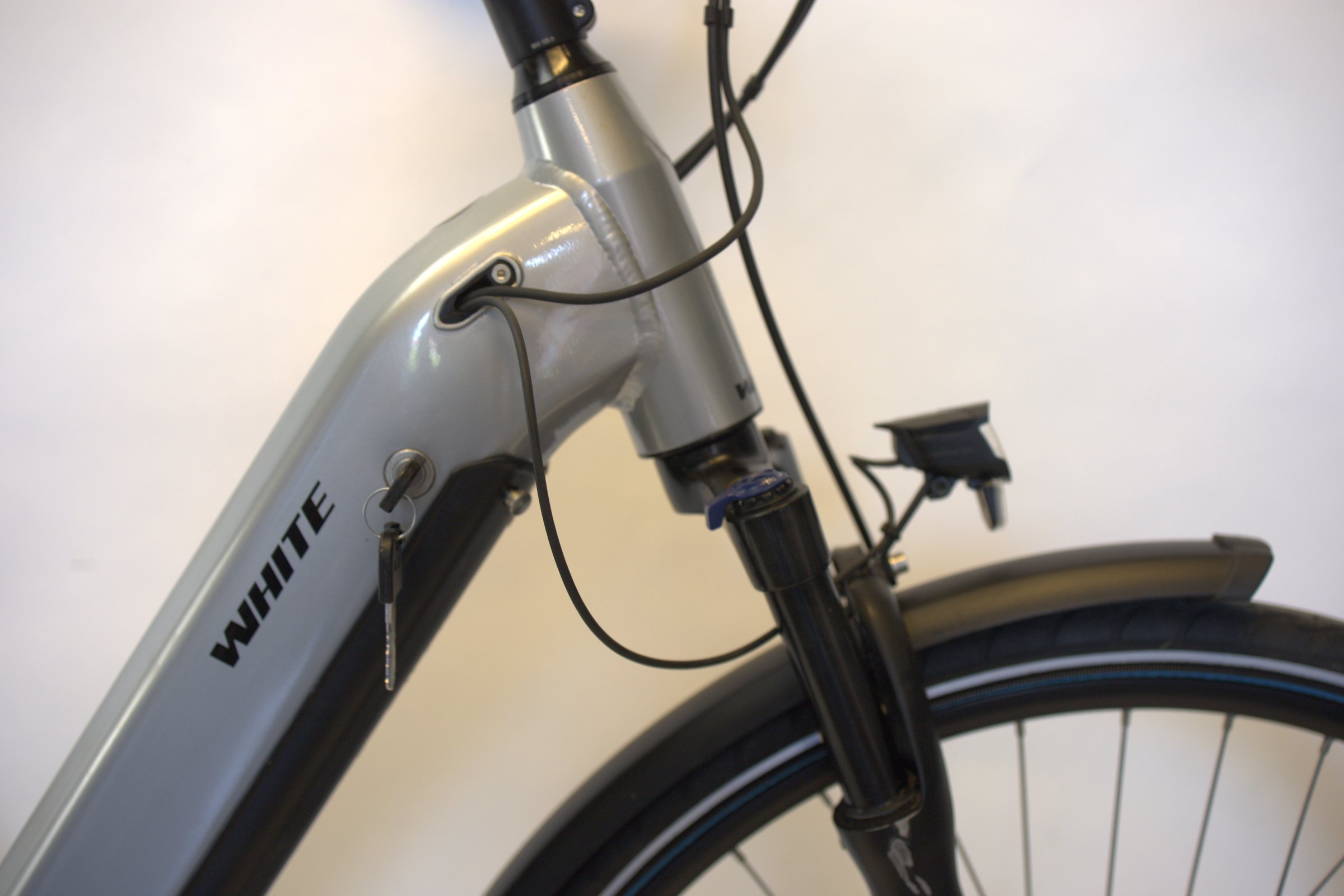 White E-Trekking 3.0 Bosch active line plus