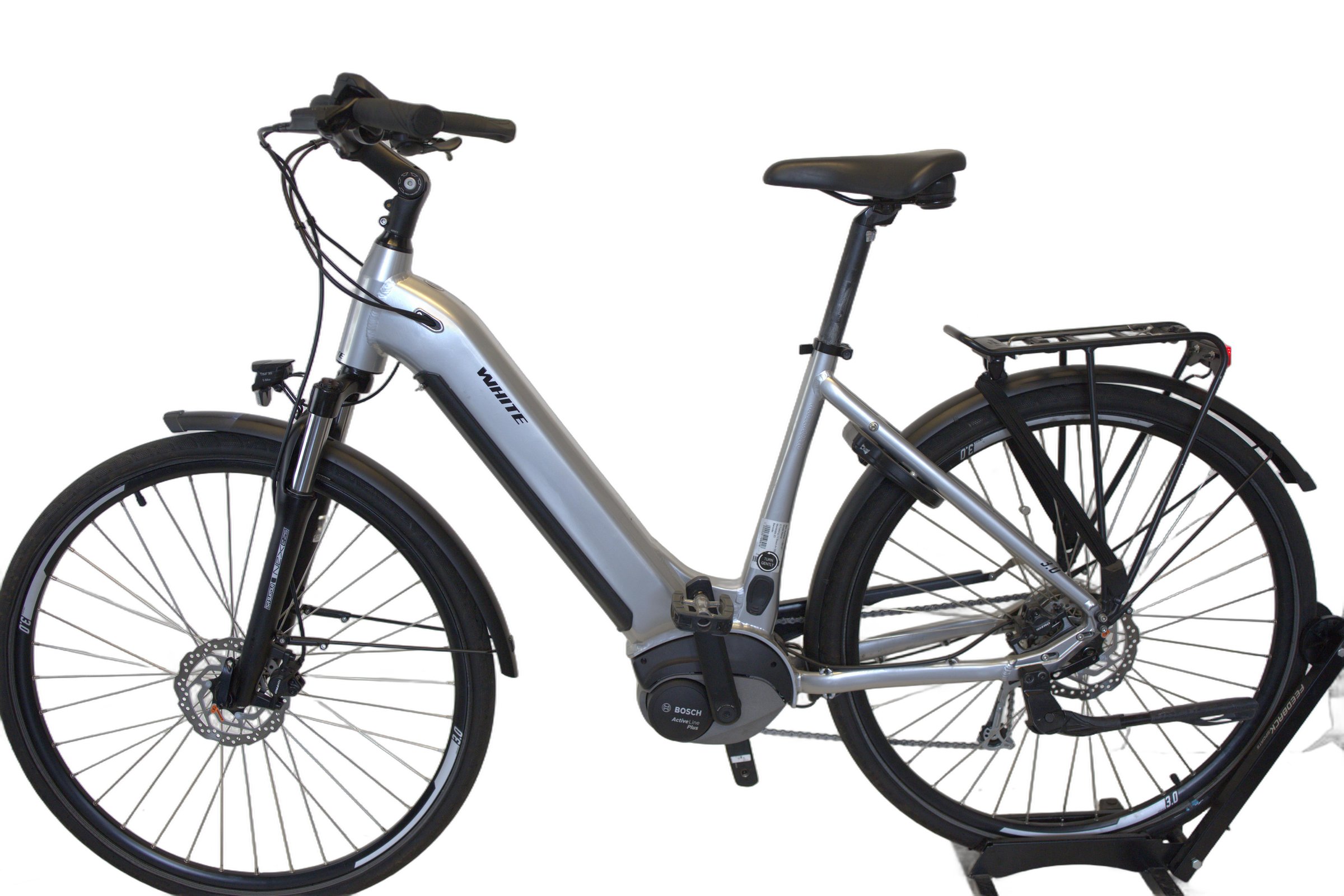 White E-Trekking 3.0 Bosch A+ 500 23