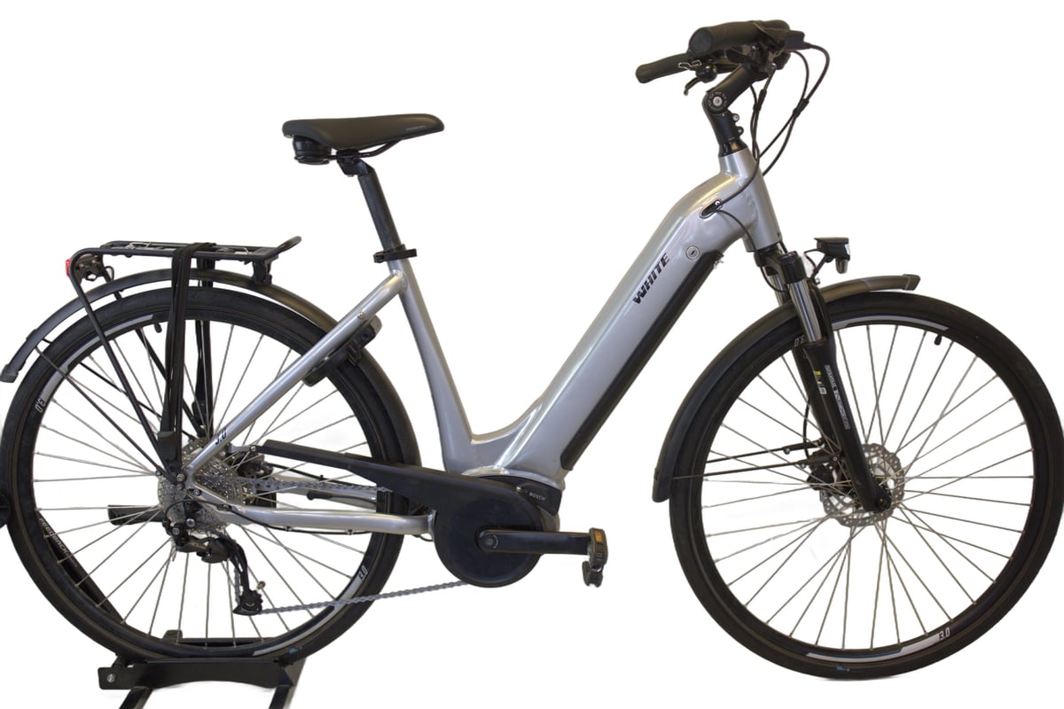 White E-Trekking 3.0 Bosch A+ 500 23