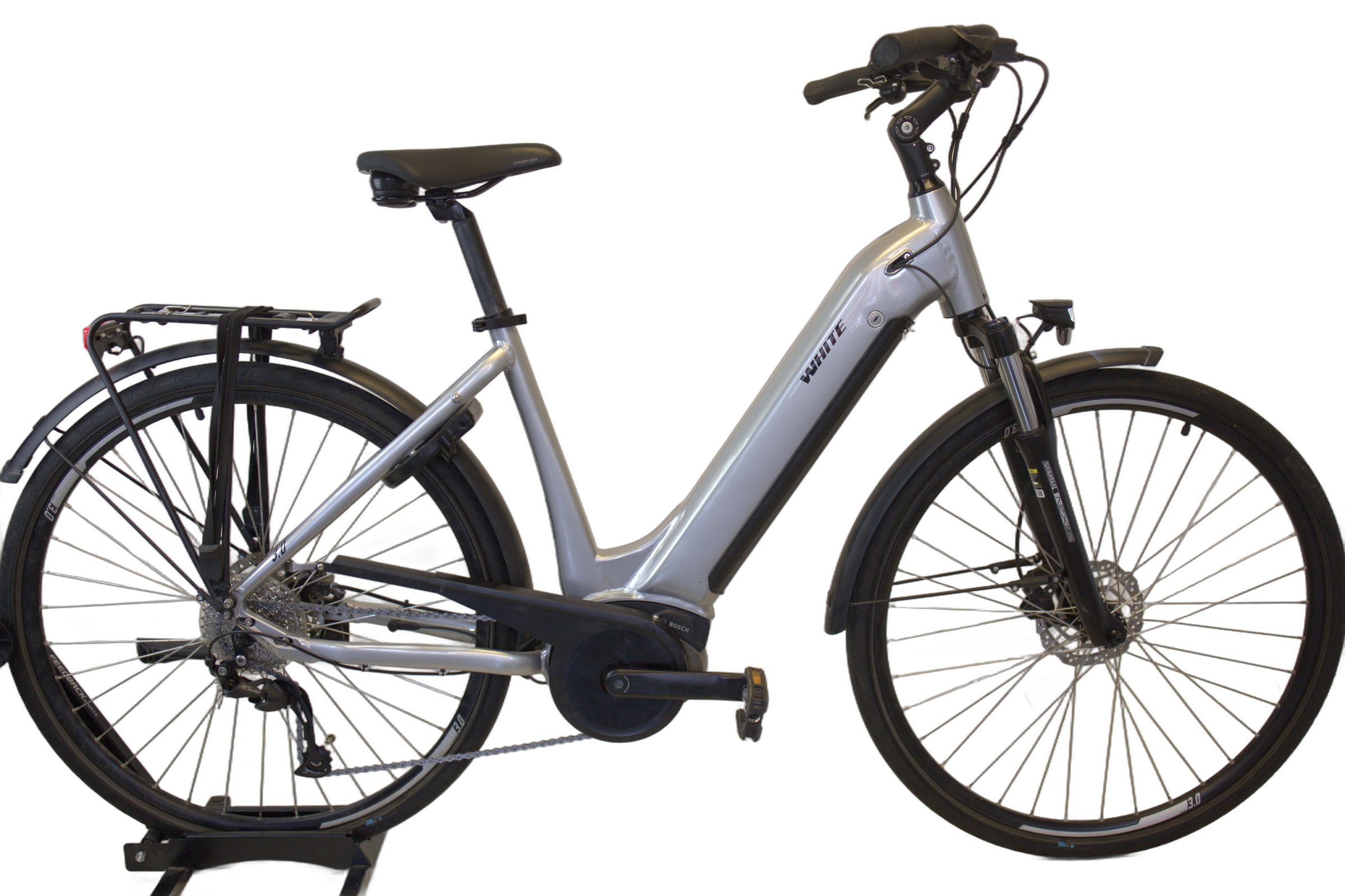 White E-Trekking 3.0 Bosch A+ 500 23