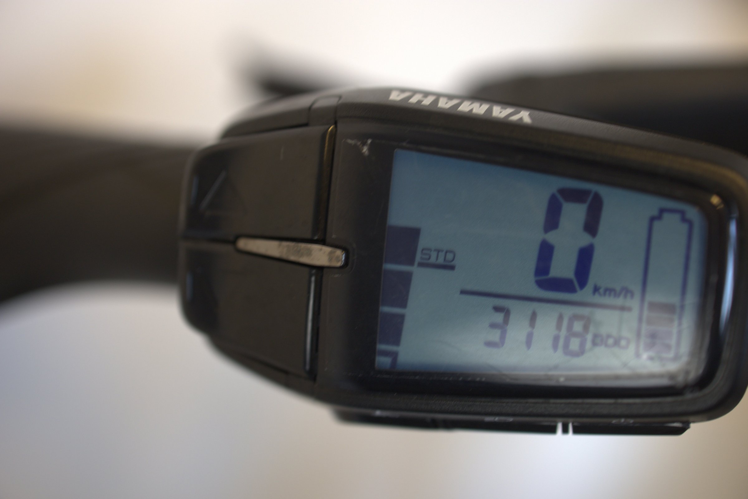 Svart R RAYMON TourRay E 3.0 med display og måler.