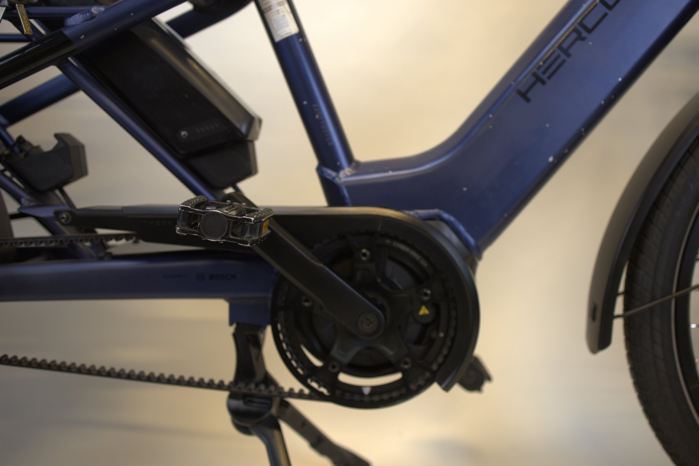 HERCULES ROB FAMILY (1437 km) med barnesete og vinterdekk, kurv og fothviler bak