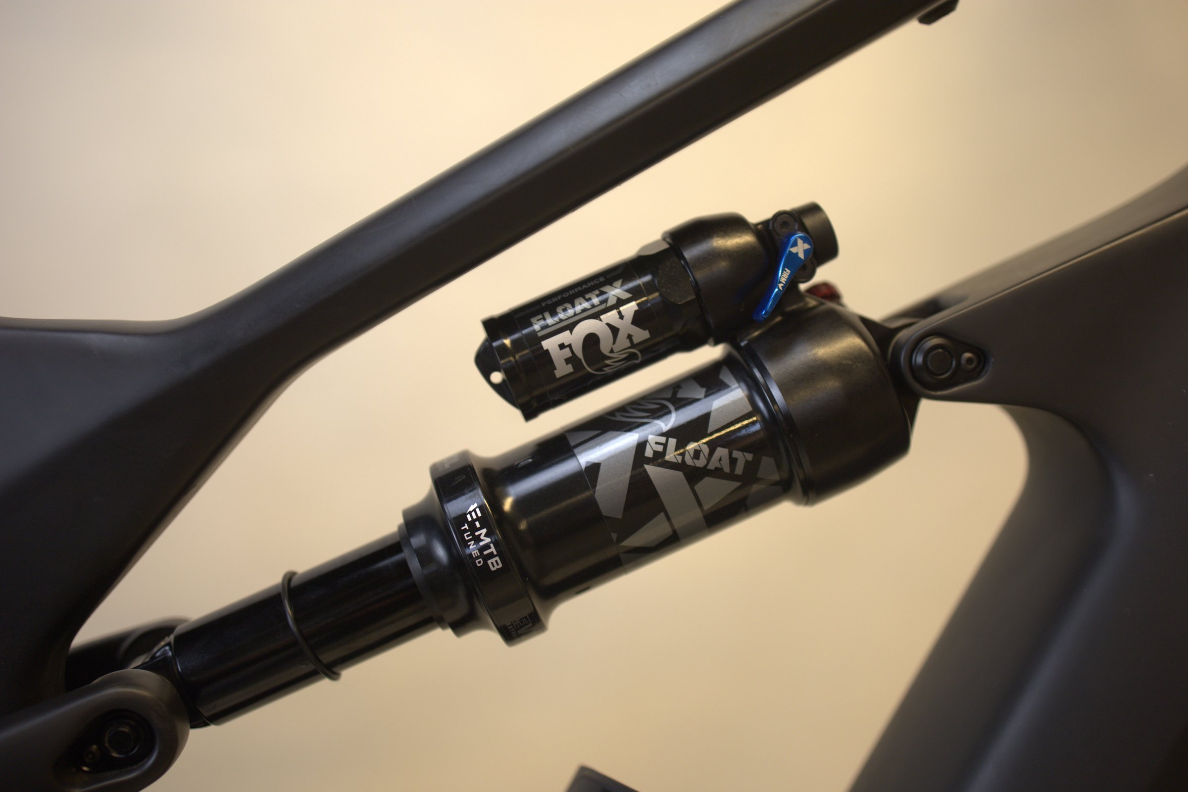 Canyon Strive:ON CFR Underdog