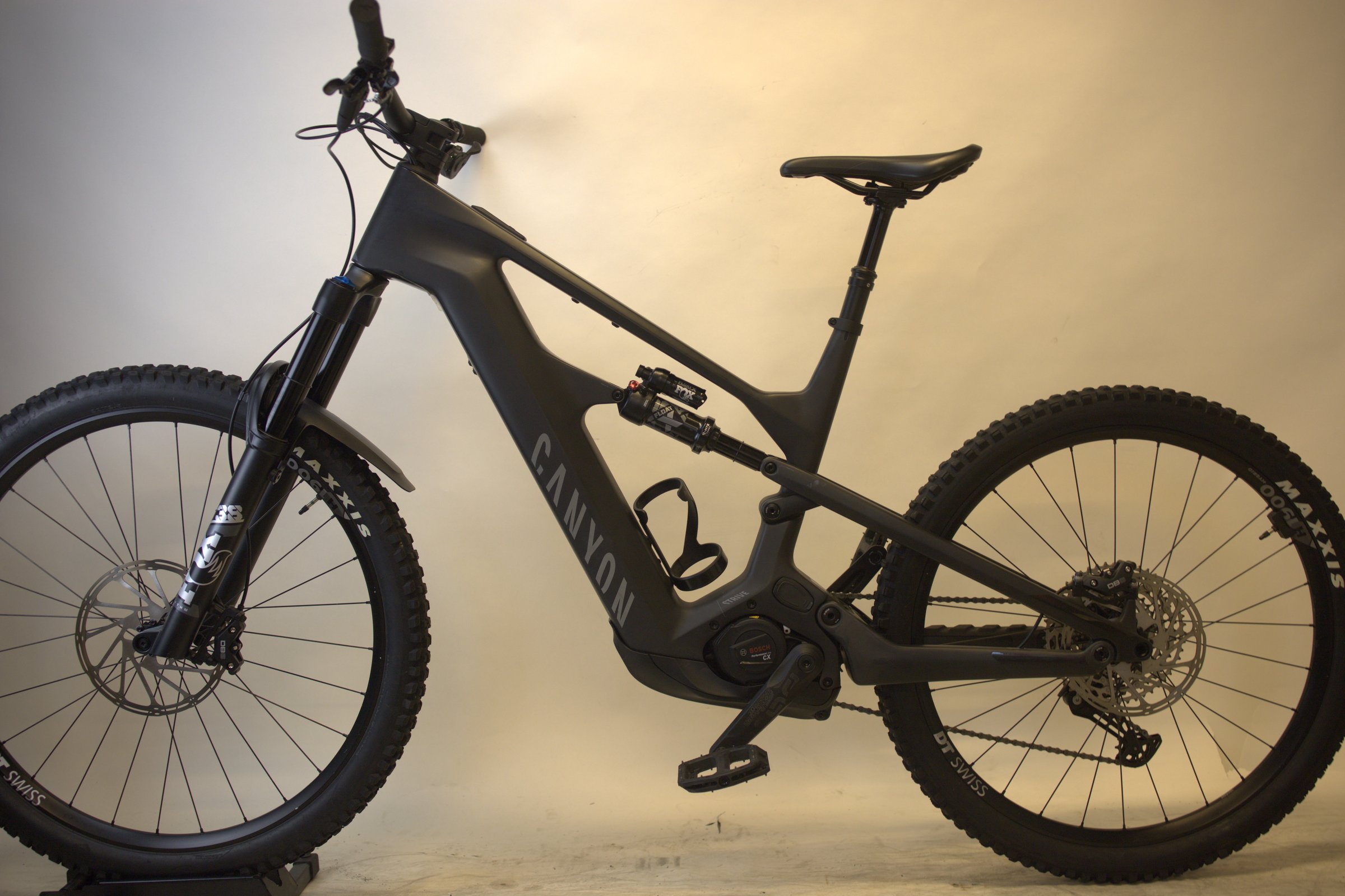 Canyon Strive:ON CFR Underdog