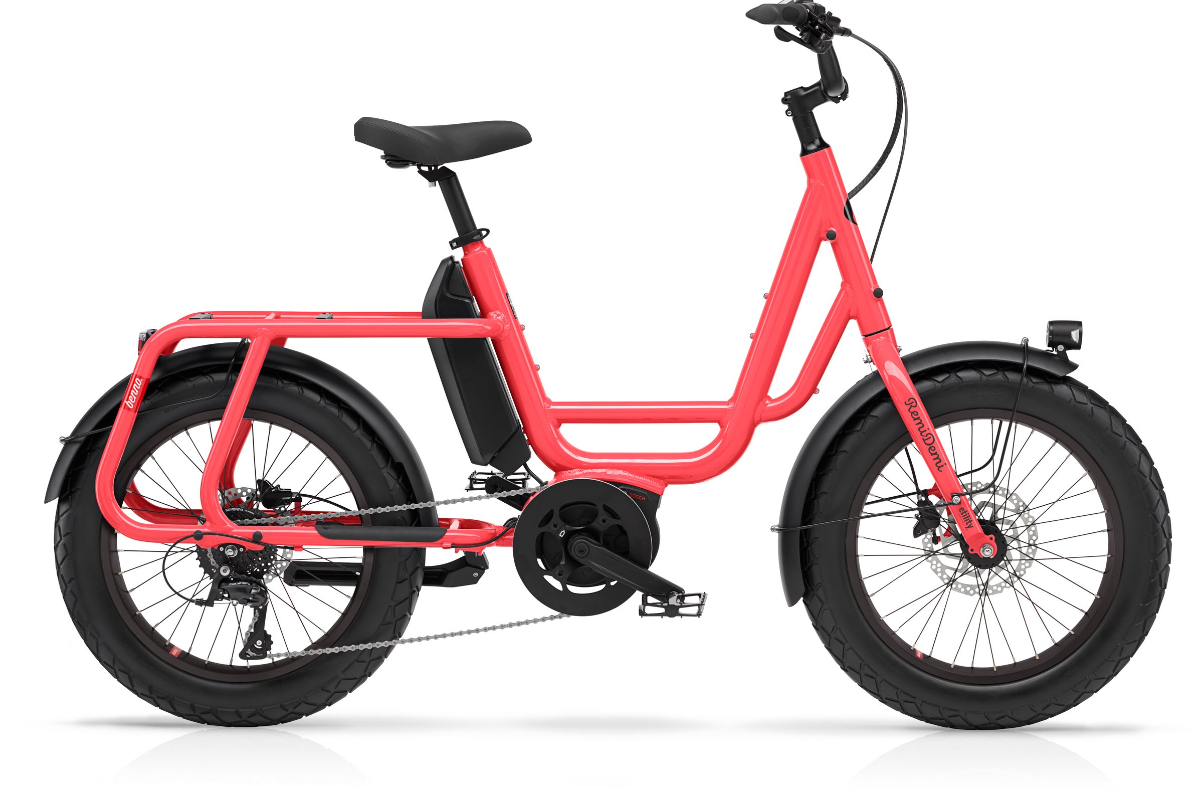 Korallrosa Benno RemiDemi 9D fra siden, med brede dekk og elektrisk motor.