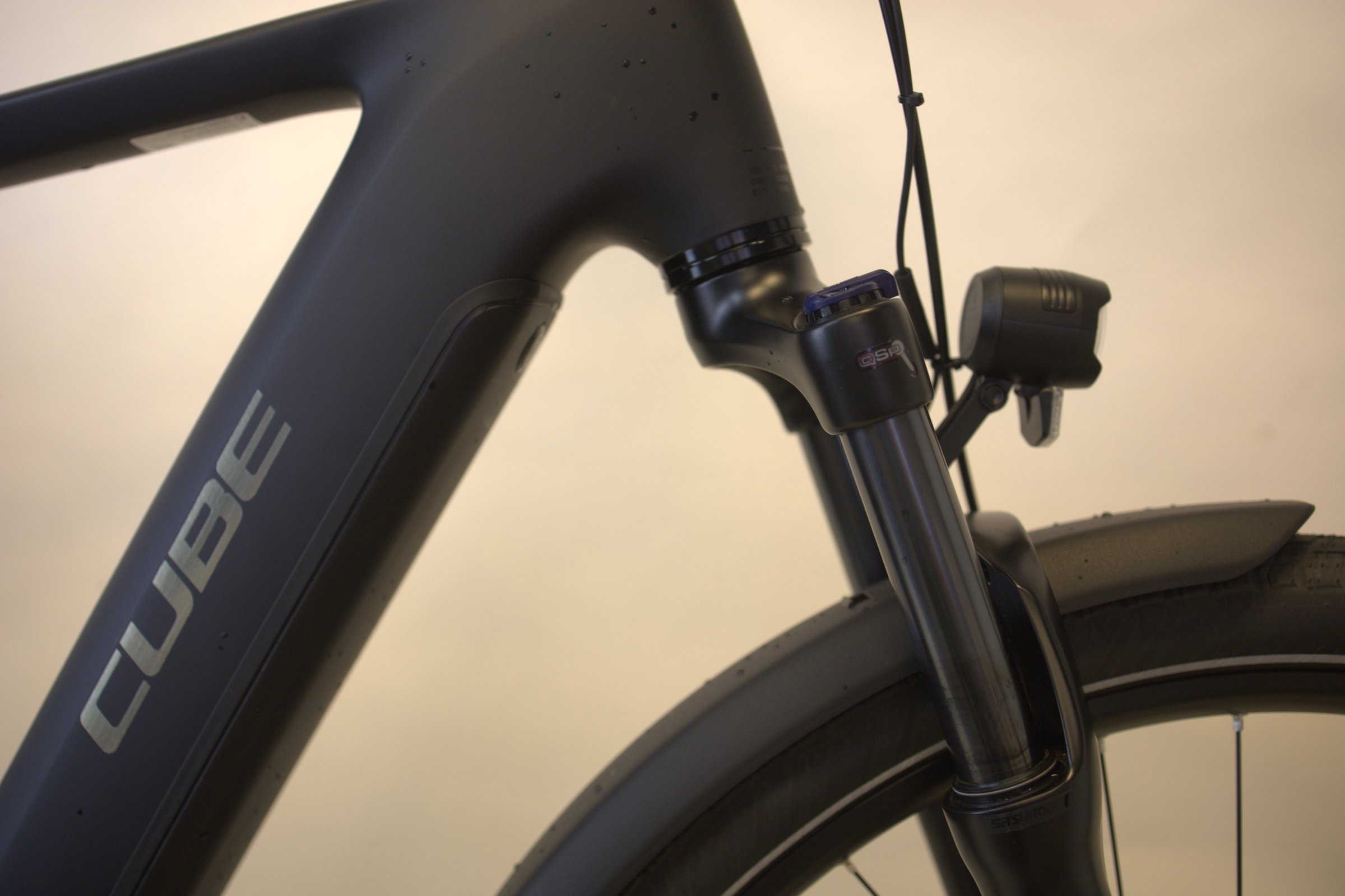 Cube Touring Hybrid ONE 600
