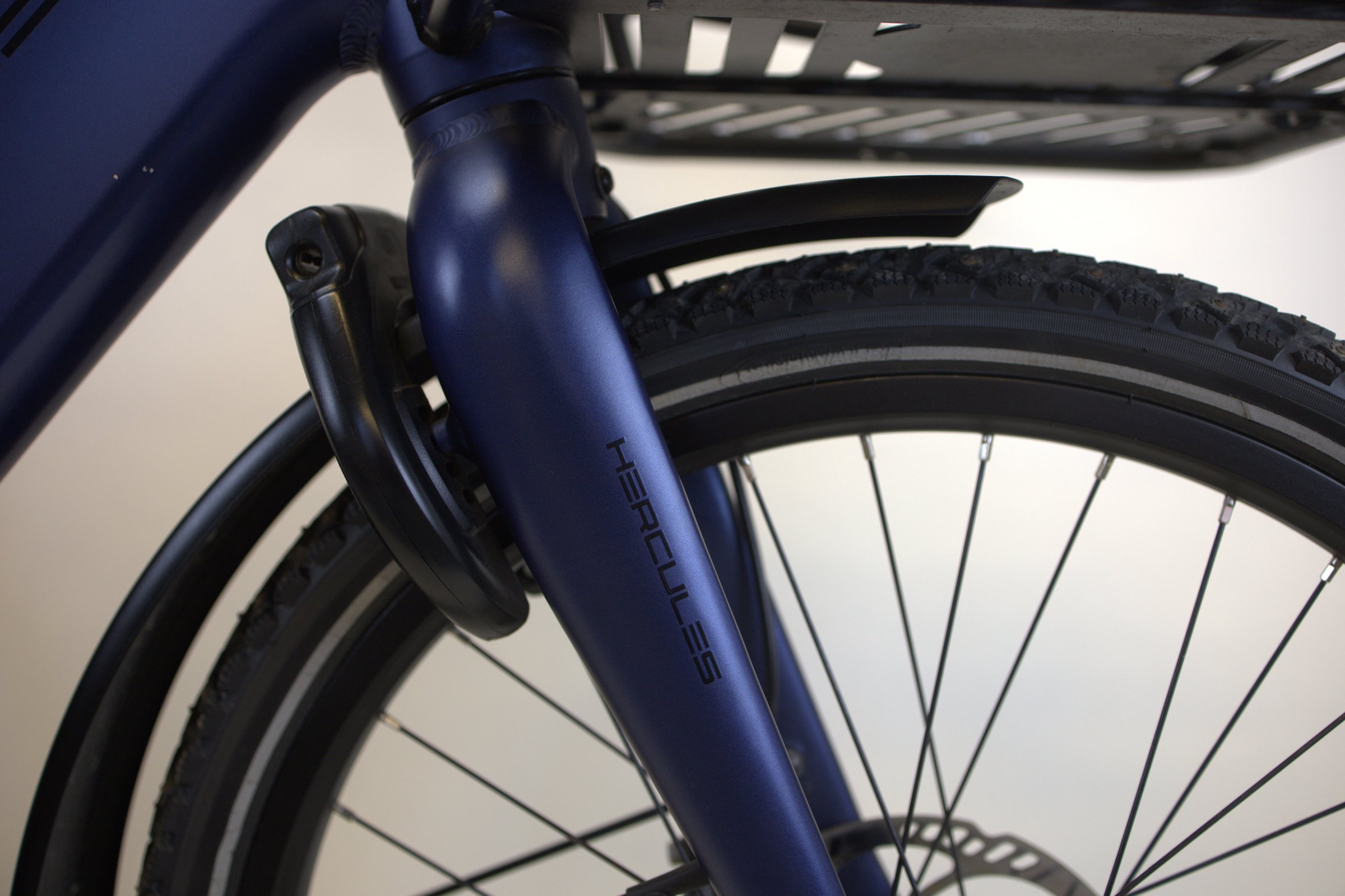 HERCULES ROB FAMILY (3267 km) med barnesete, vinterdekk, kurv og fothviler