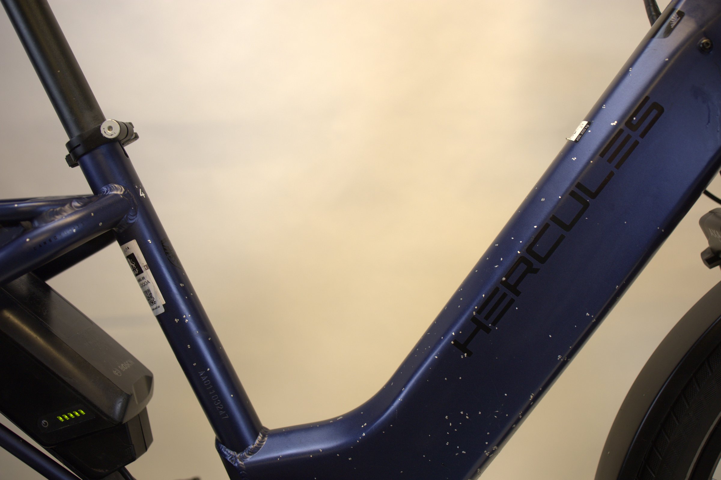 HERCULES ROB FAMILY (2939 km) med barnesete, vinterdekk, kurv og fothviler