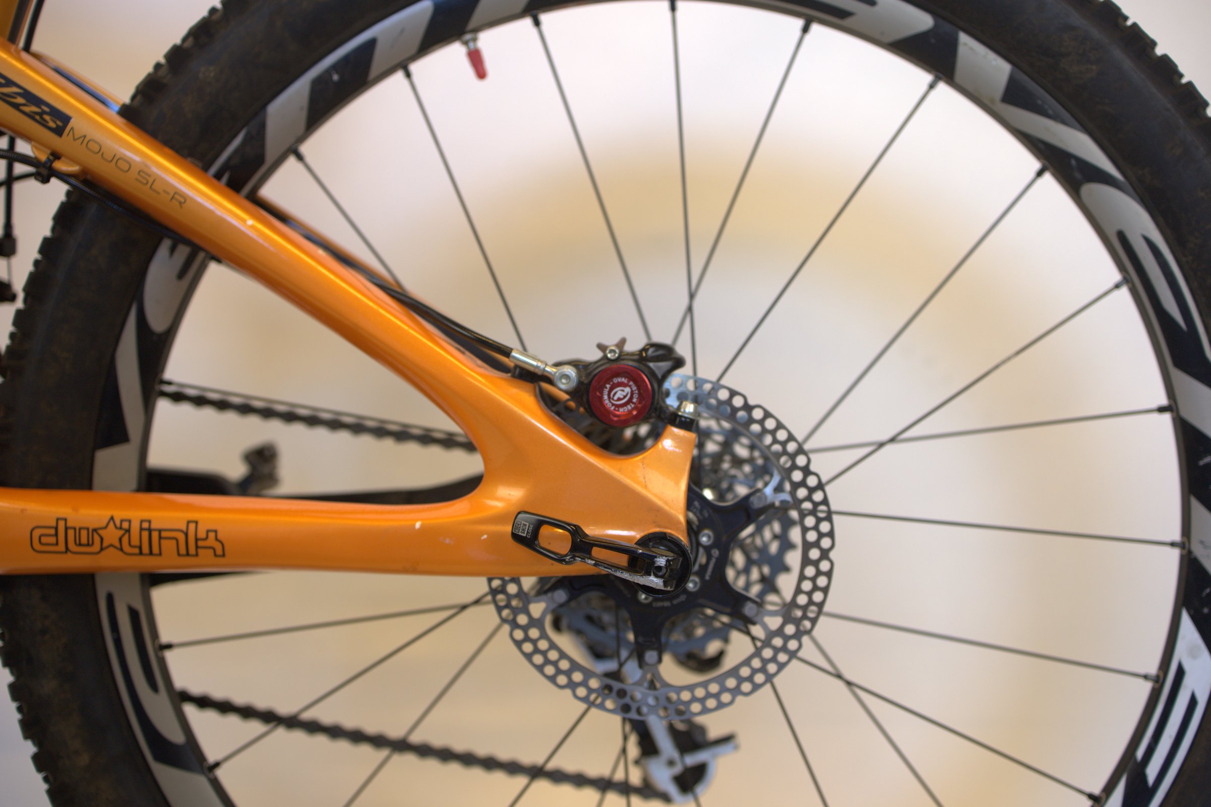 IBIS Mojo SL-R : Legendarisk stisykkel fra Ibis — lett, rask og utrolig responsiv.