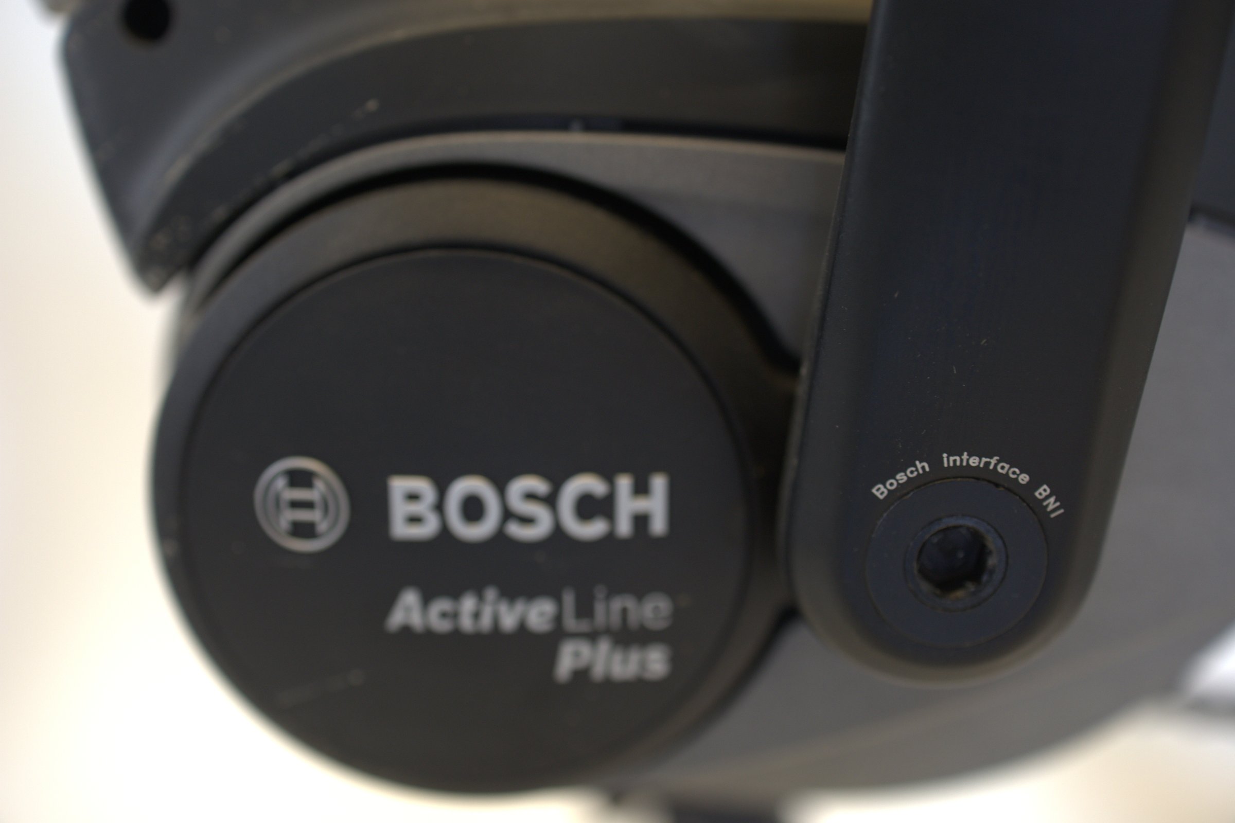 White E-Trekking 3.0 Bosch active line plus