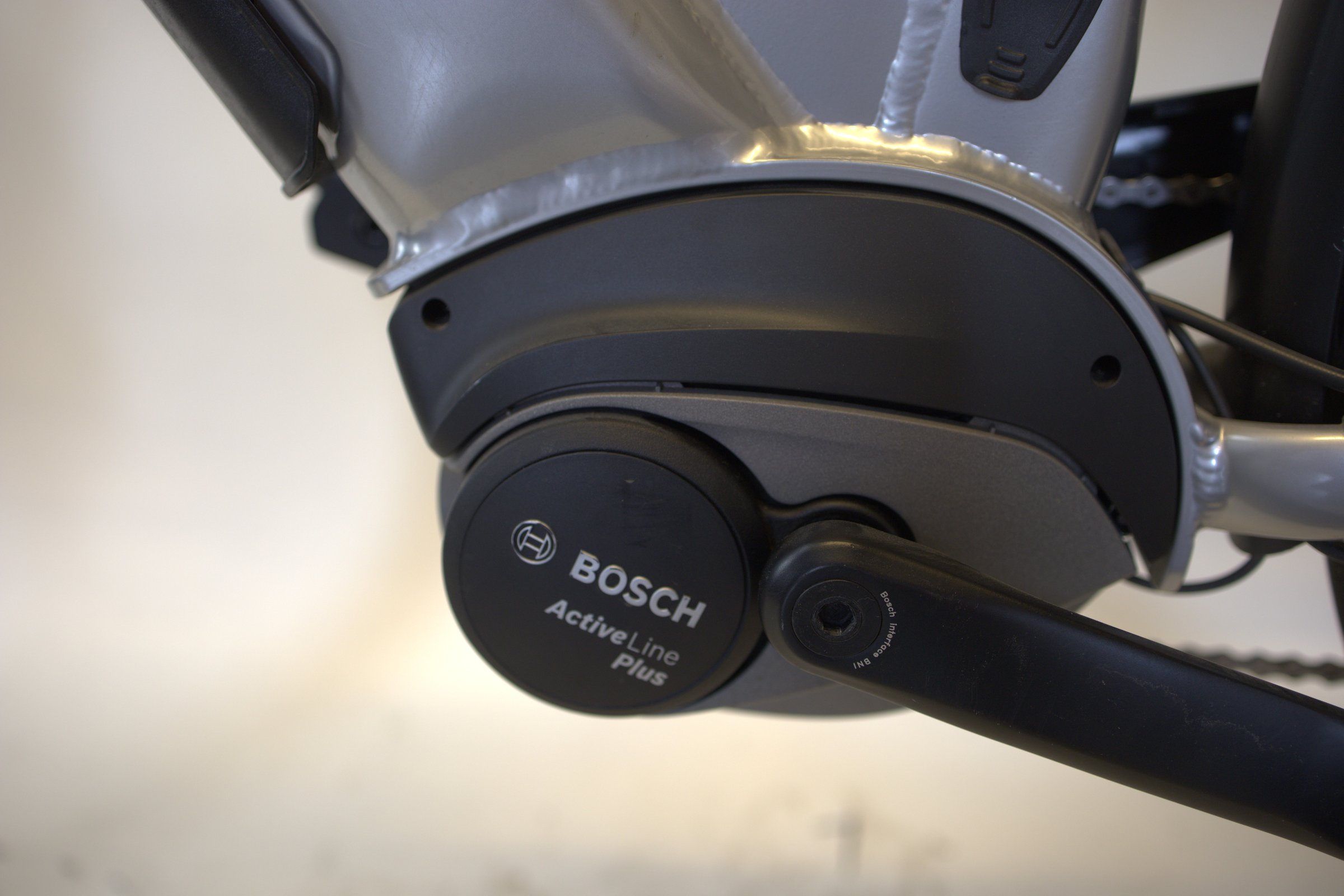 White E-Trekking 3.0 Bosch A+ 500