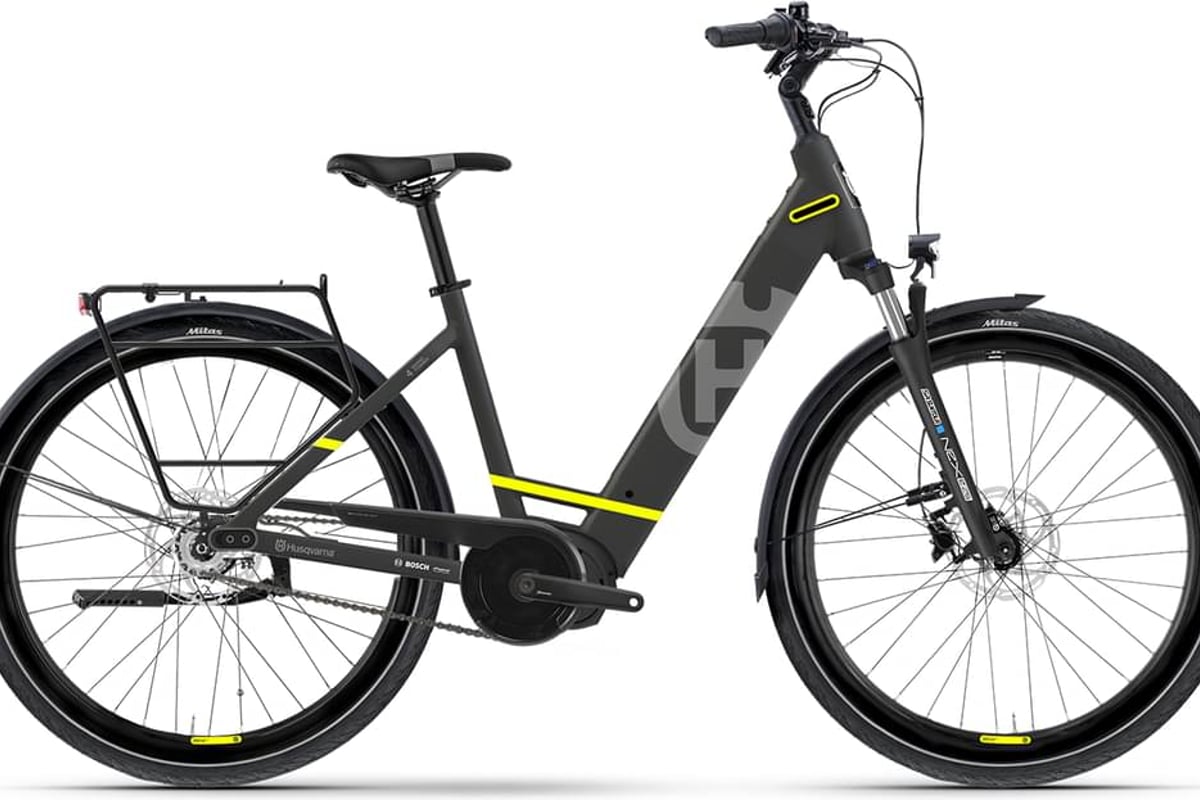 2023/24 Husqvarna Grand Towner 4 FW
