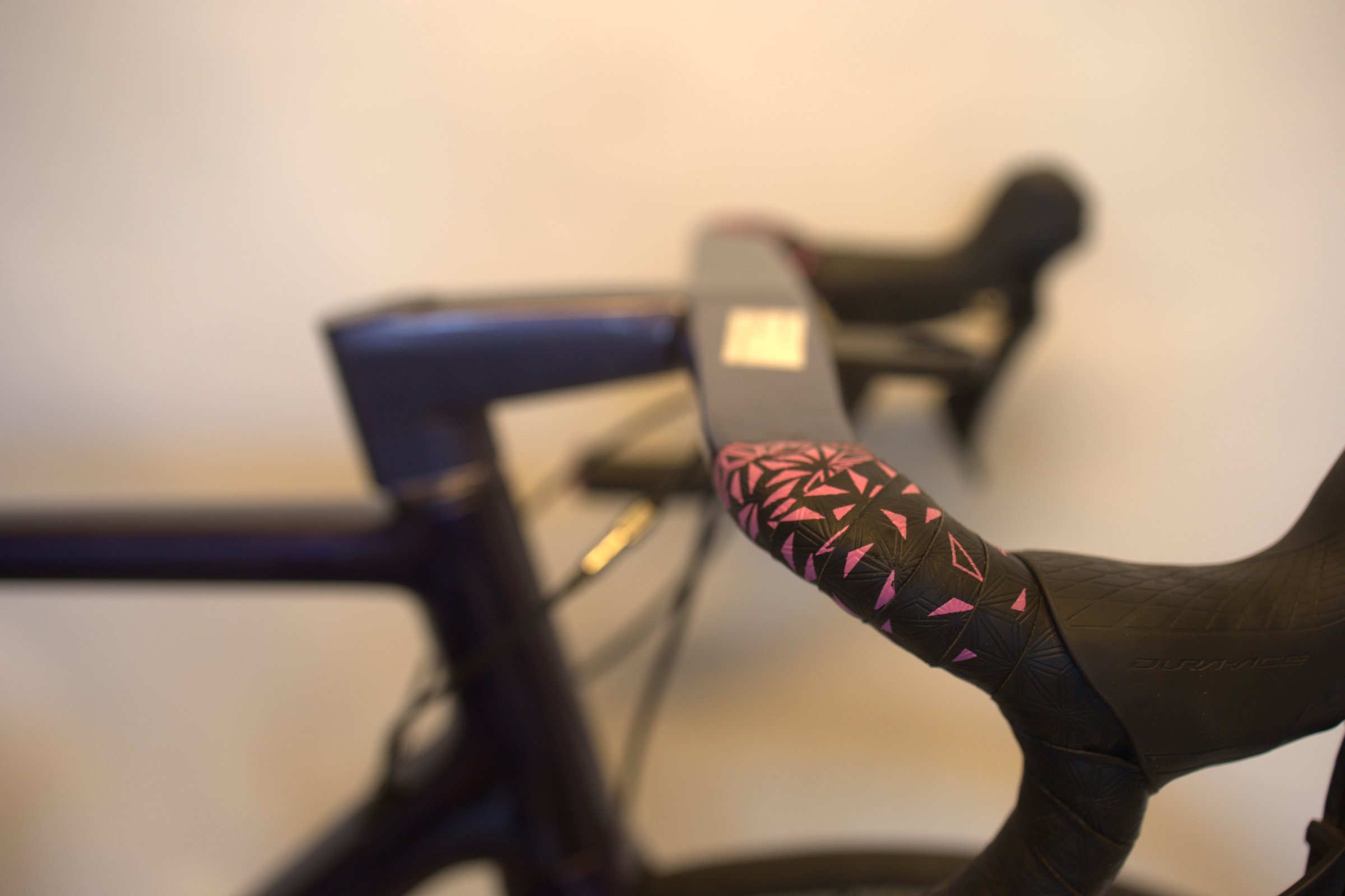NoName karbonramme med Bontrager hjulsett og shimano gir og skivebremser