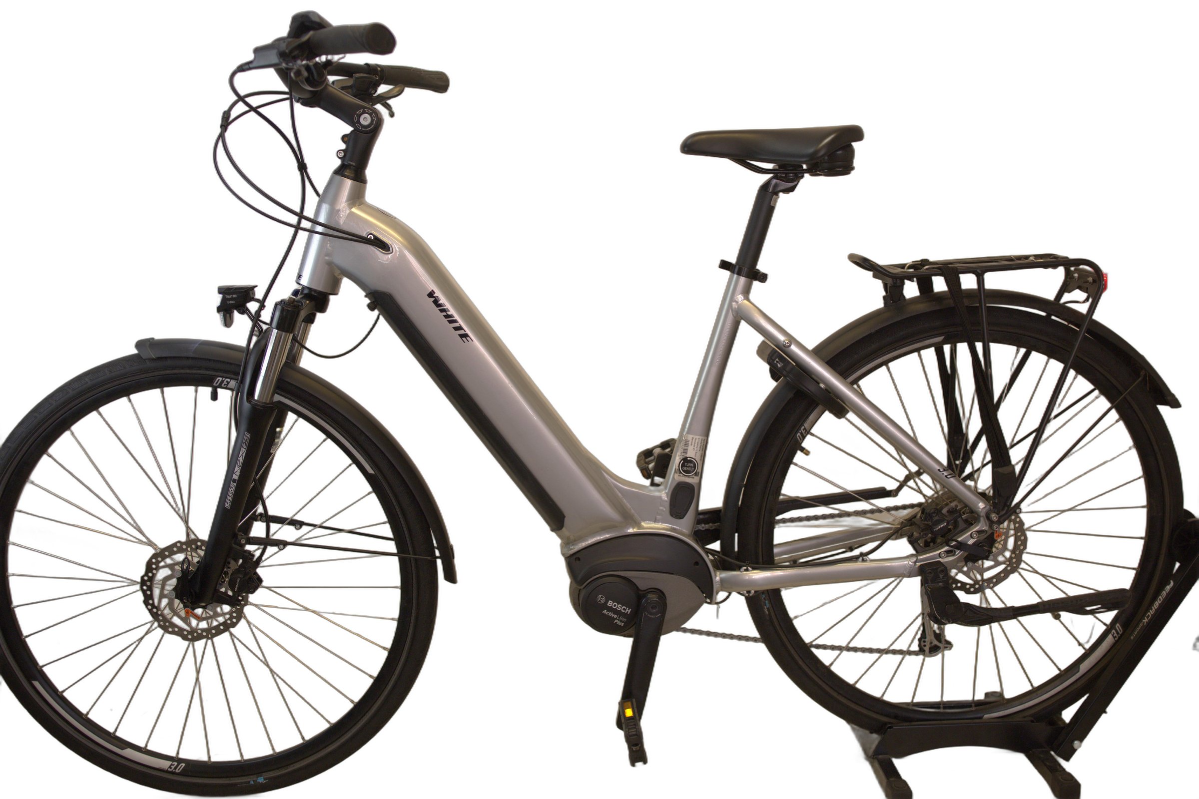 White E-Trekking 3.0 Bosch A+ 500 23