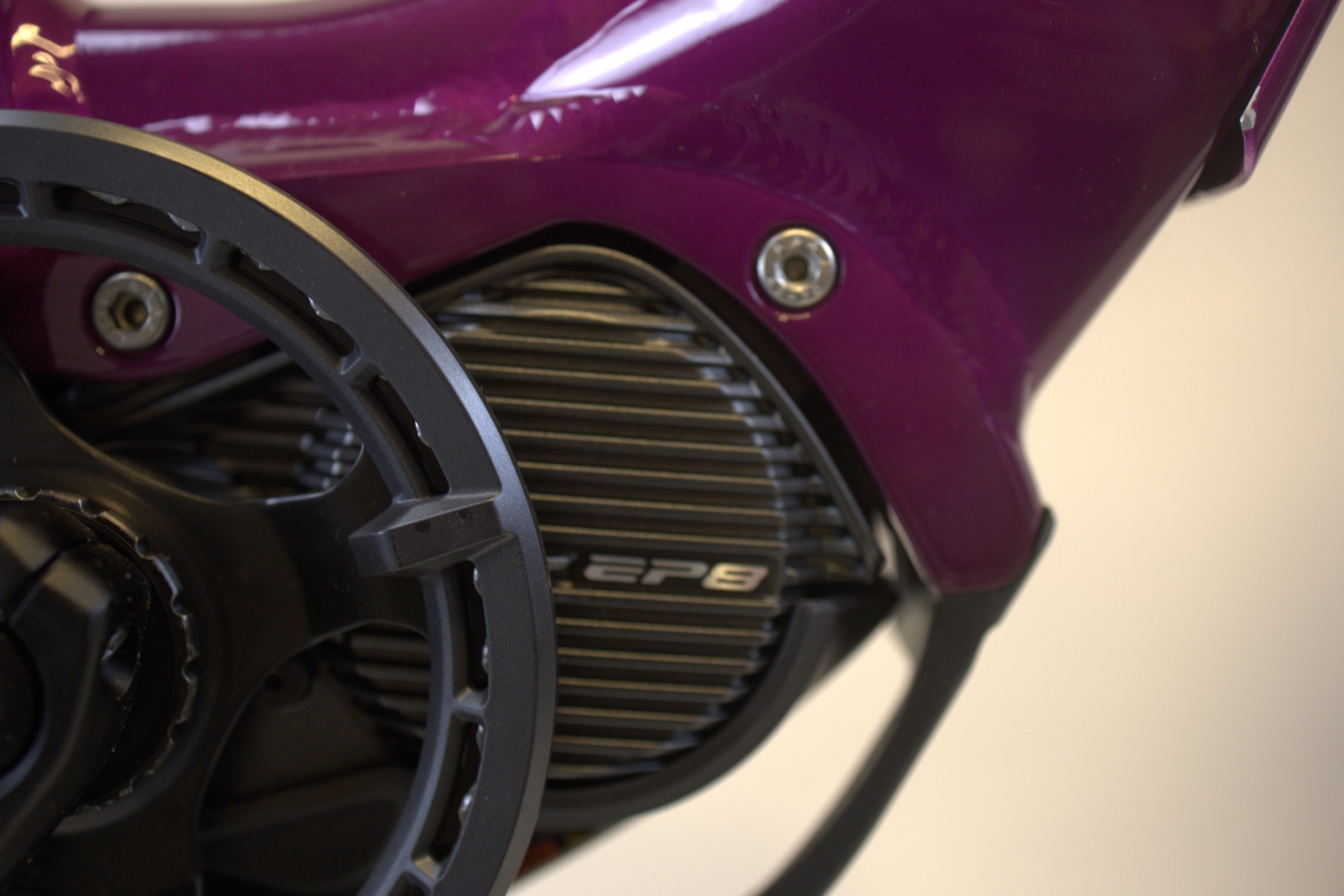 Lilla Rock Machine Crossride Int E500 med motor og krank.