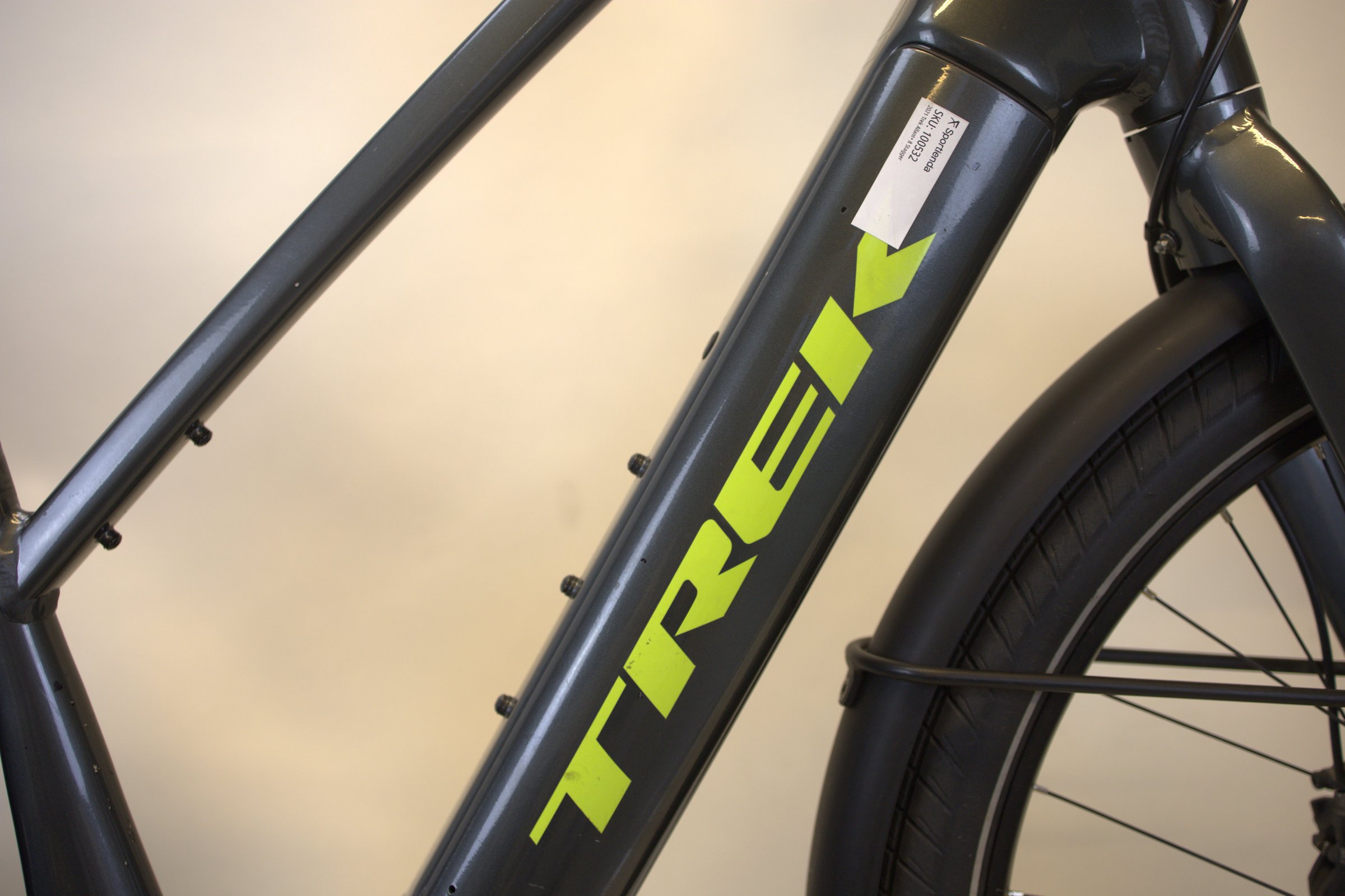 Trek Allant+ 8 Stagger