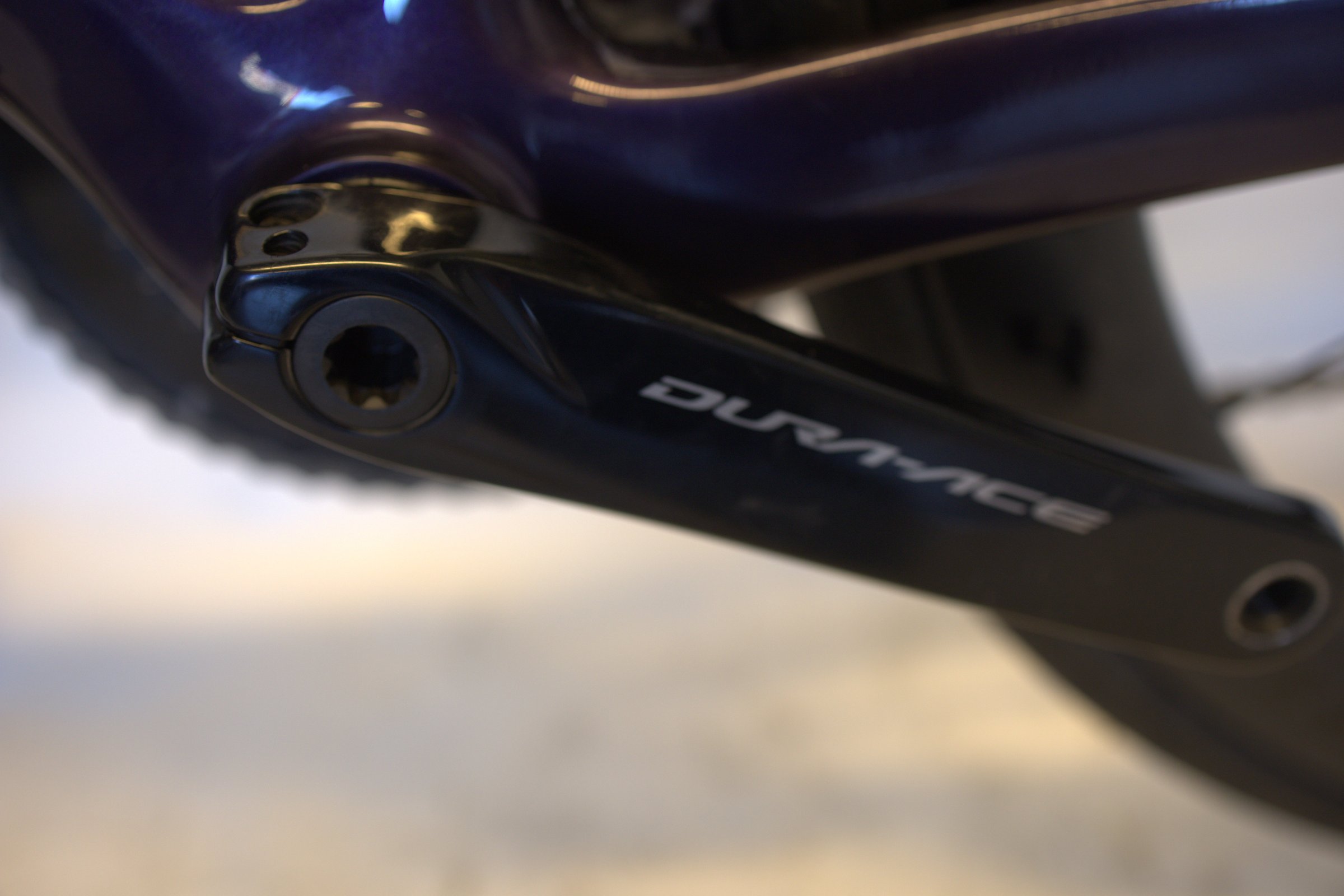 NoName karbonramme med Bontrager hjulsett og shimano gir og skivebremser