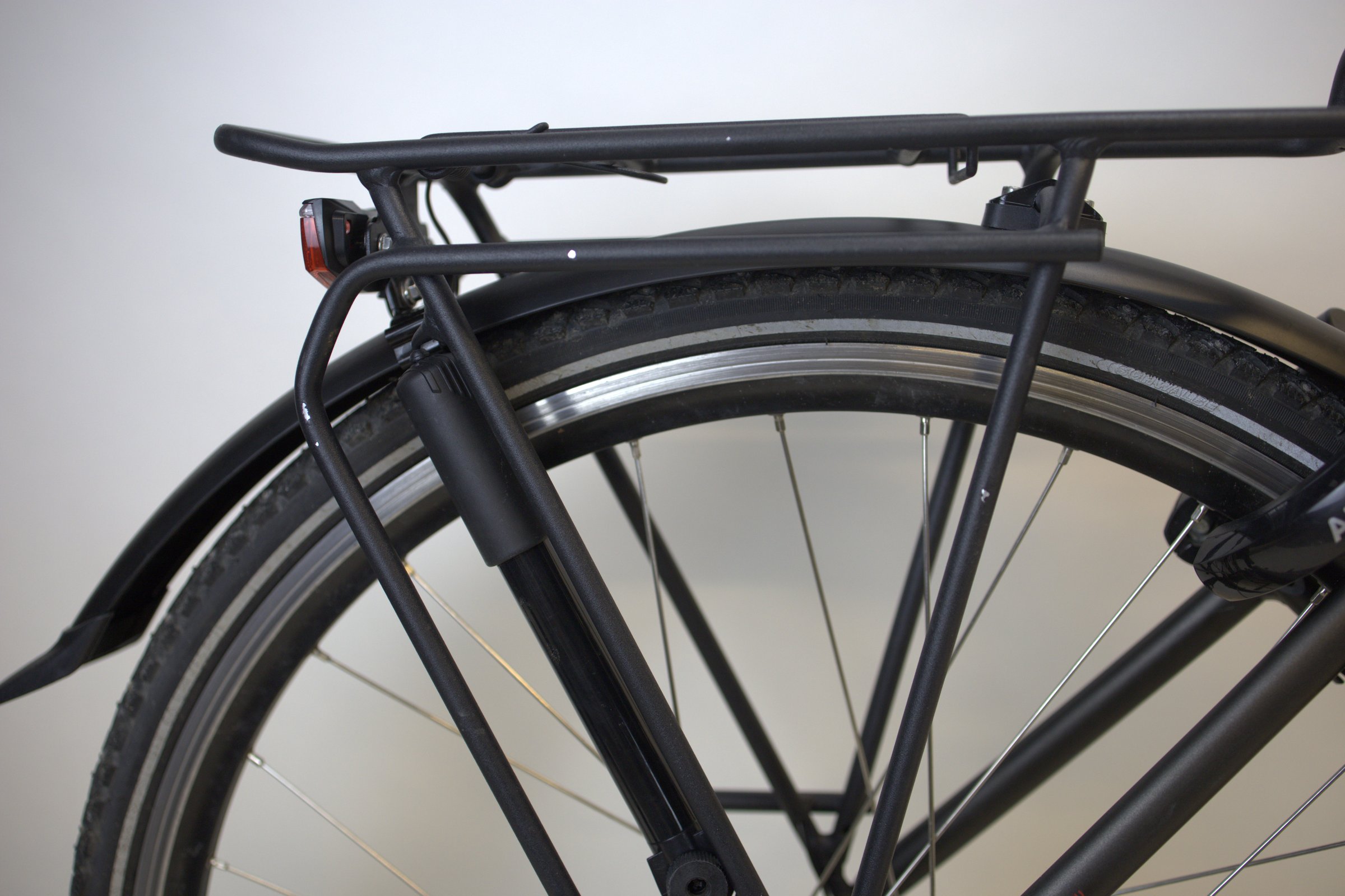 Kalkhoff Agattu med vinterdekk montert