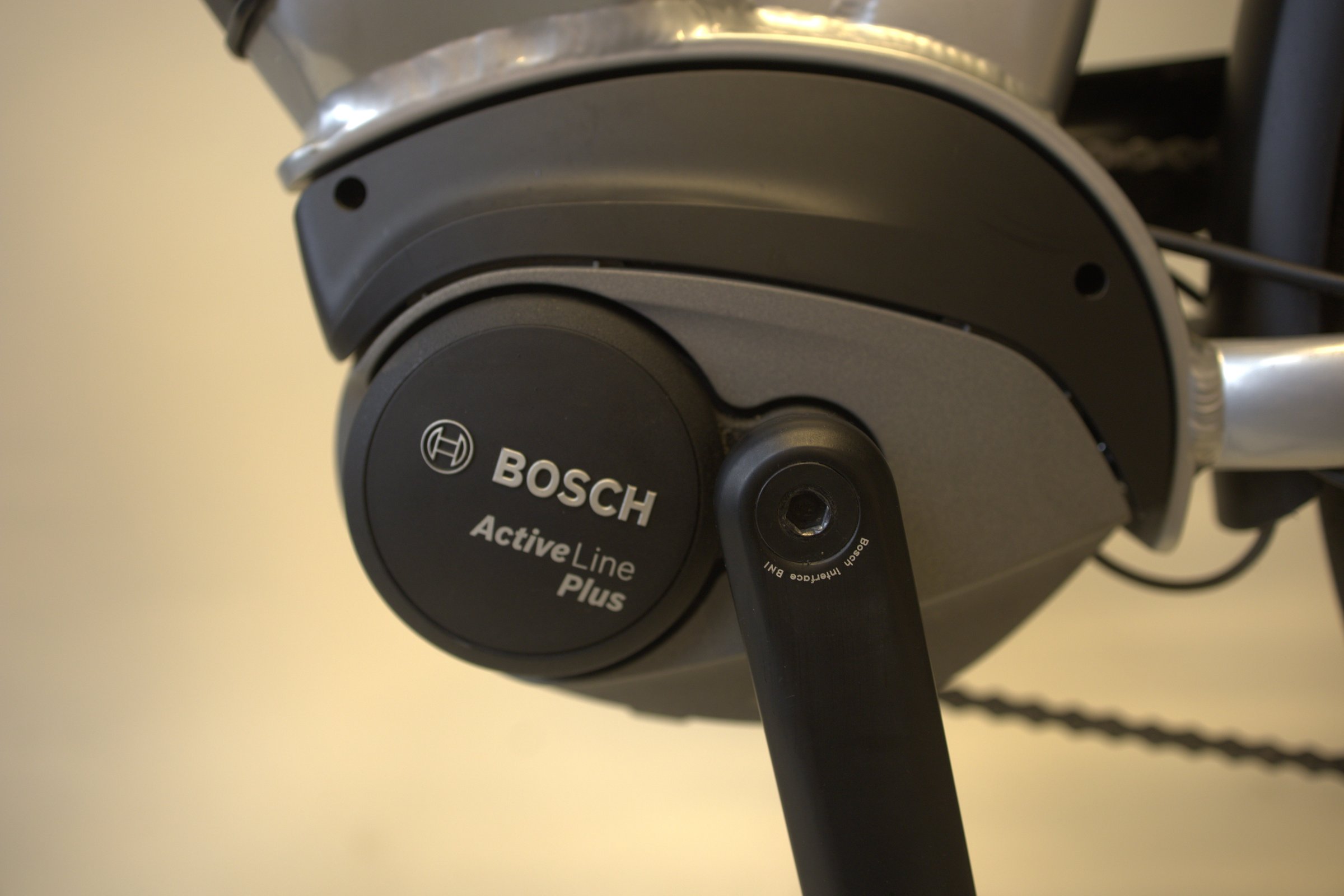 White E-Trekking 3.0 Bosch A+ 500 23