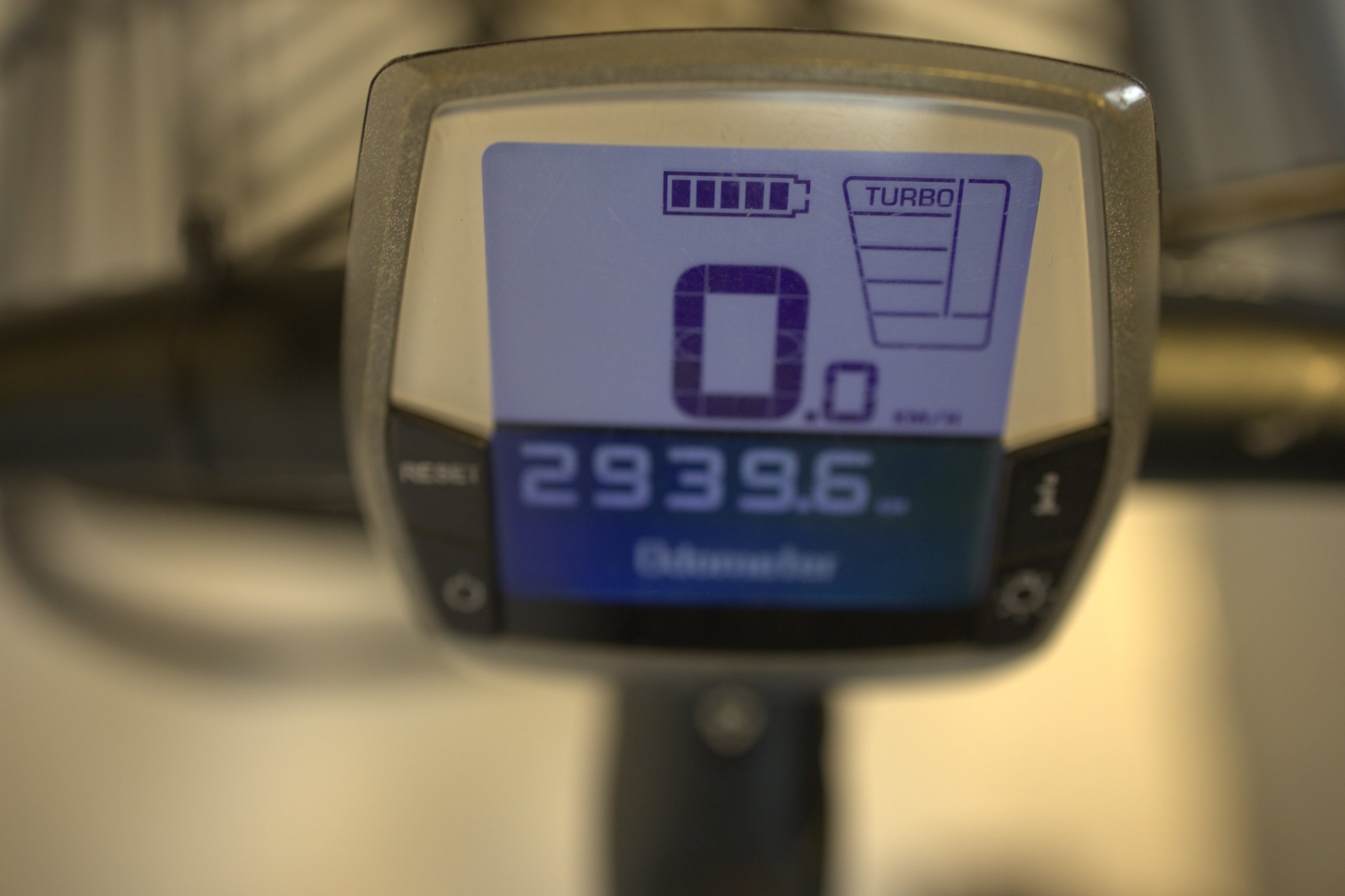 HERCULES ROB FAMILY (2939 km) med barnesete, vinterdekk, kurv og fothviler